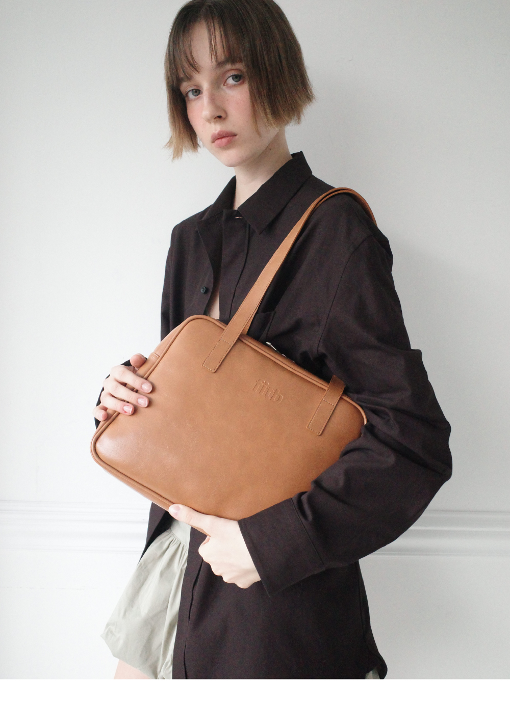 필인더블랭크 트라페즈 미들 숄더백 카멜 | FILLINTHEBLANK | KREAM