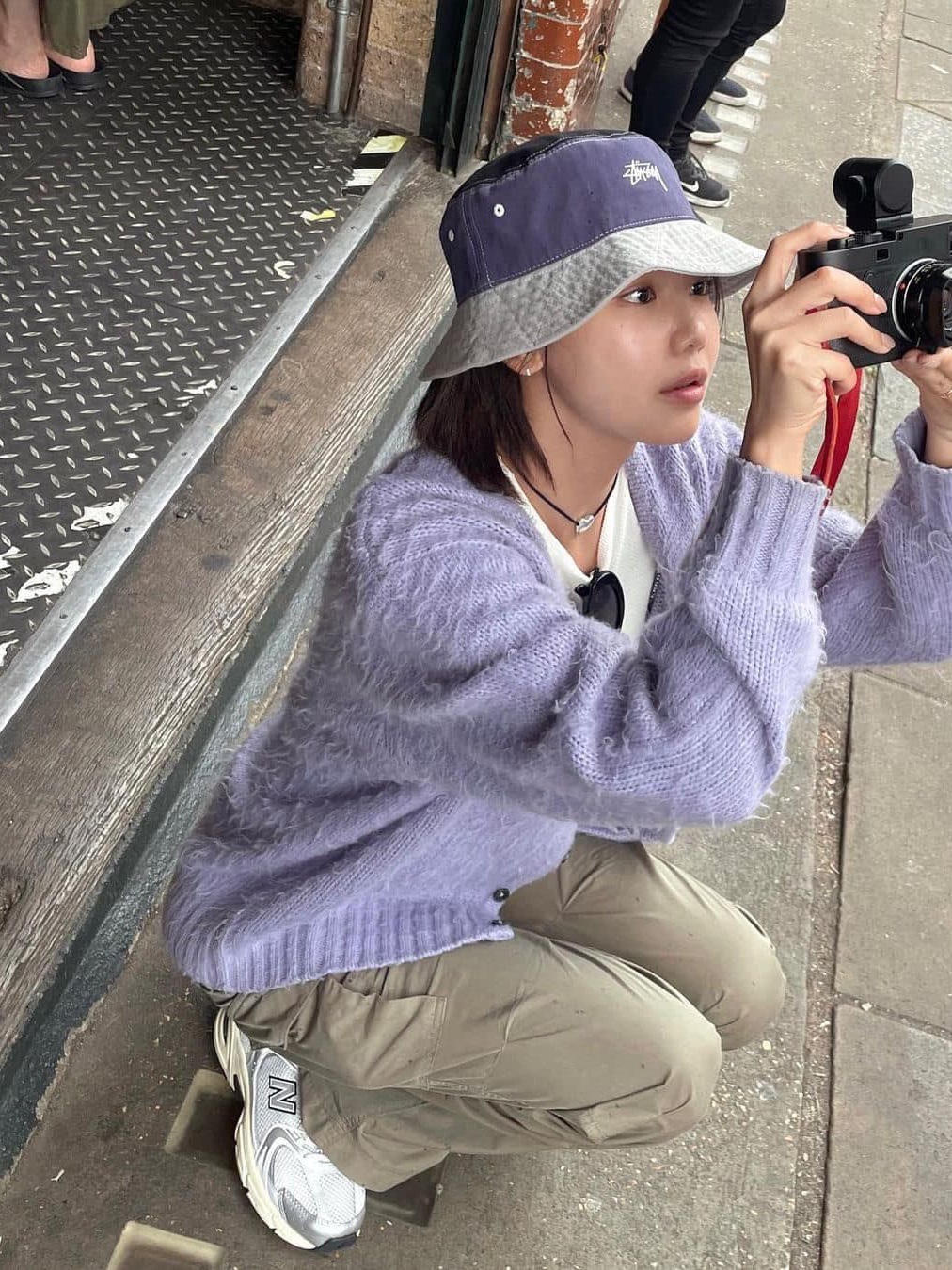 Stussy Big Stock Bucket Hat Black, Stussy Stock Bucket Hat Ultra Violet 착용 스타일 - 3