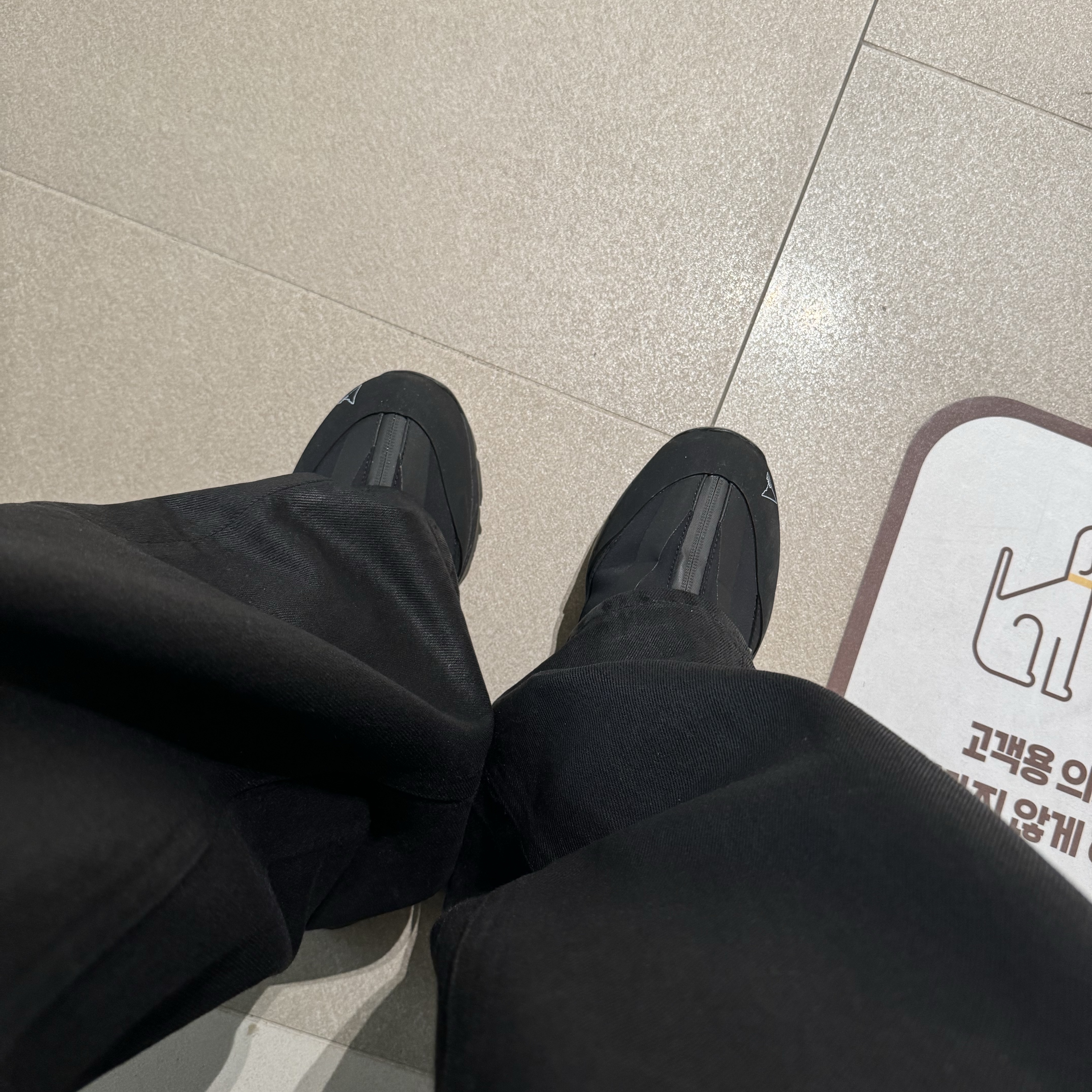 Roa Hiking Teri Black 착용 스타일