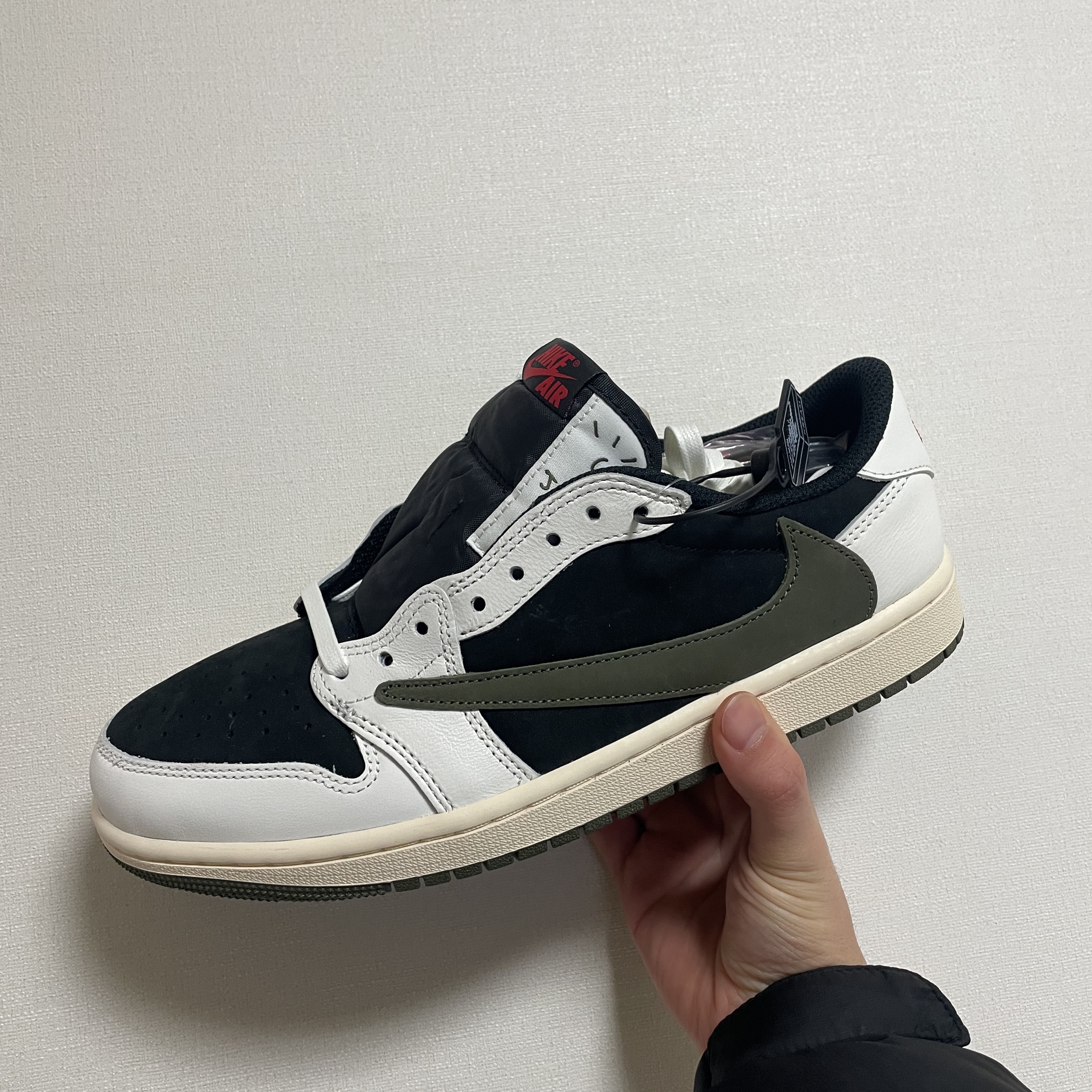 (W) Jordan 1 x Travis Scott Retro Low OG SP Medium Olive 착용 스타일