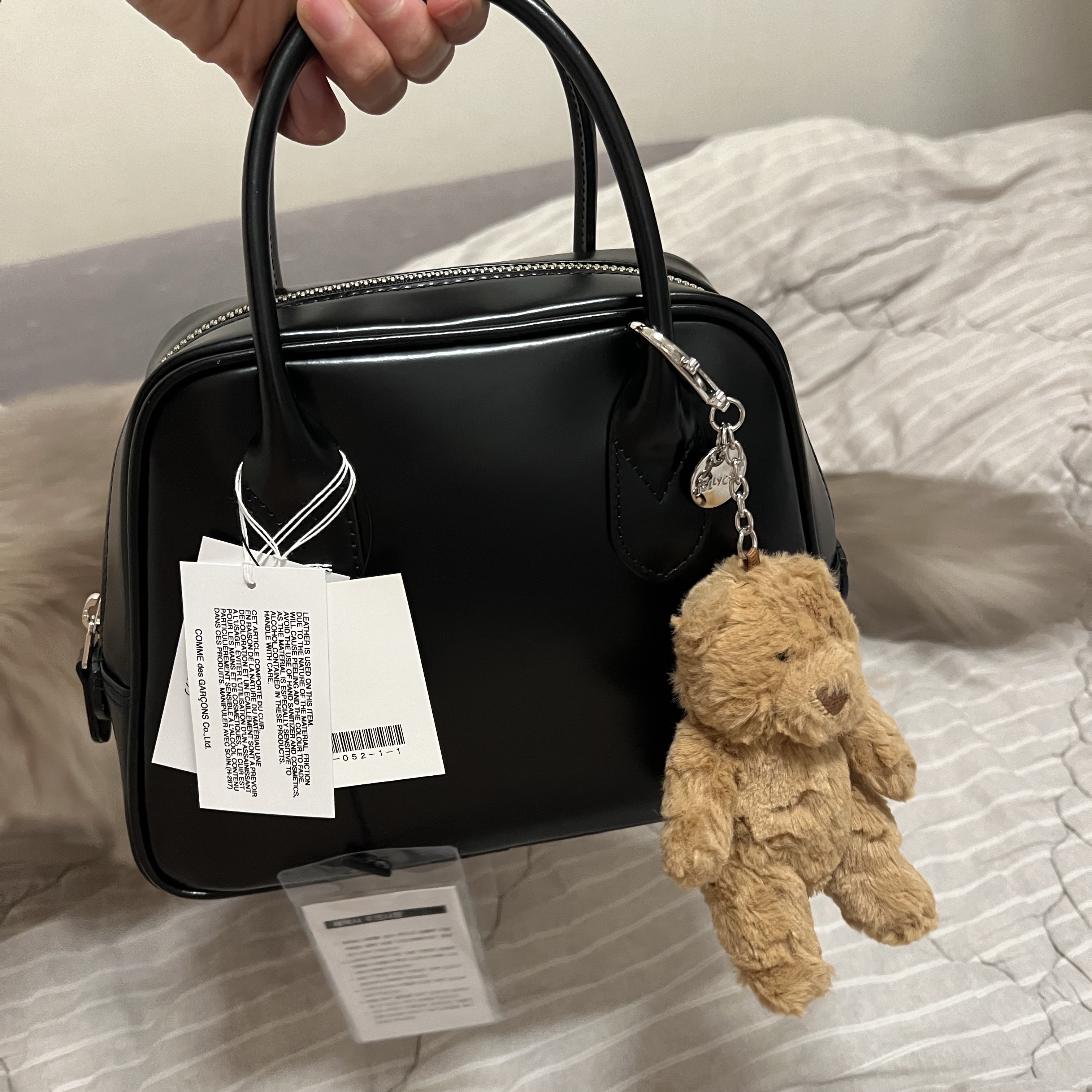 Comme des Garcons Round No.2 Aoyama Bag Black 착용 스타일 - 2