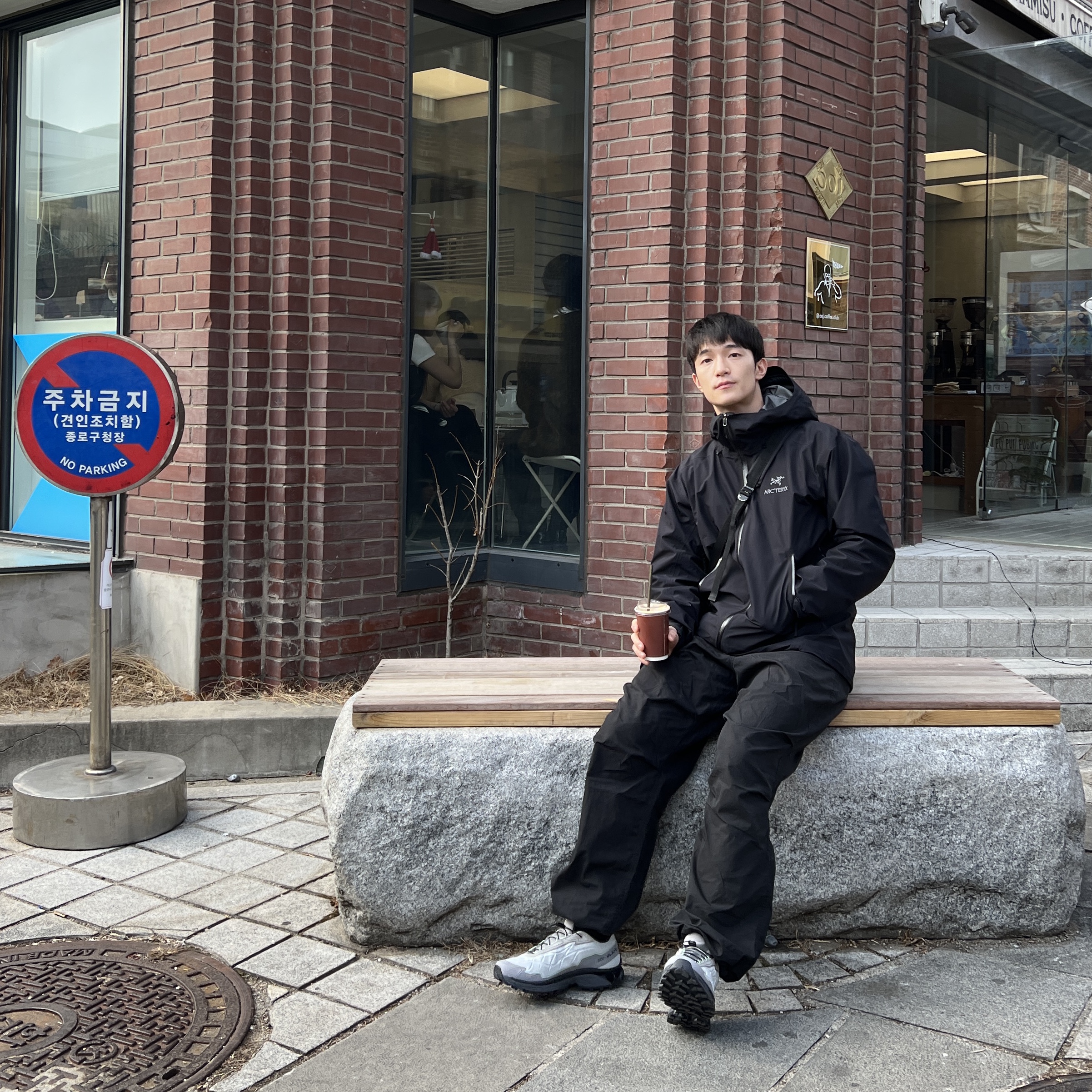 Salomon XT-Slate ADV Metal Gray Flannel, Arc'teryx Beta LT Jacket Black 착용 스타일 - 4