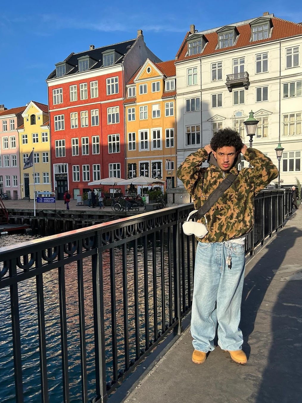 Palace Waffle Longsleeve Camo - 24SS, Stussy Stock Camo T-Shirt Camo White 착용 스타일 - 5