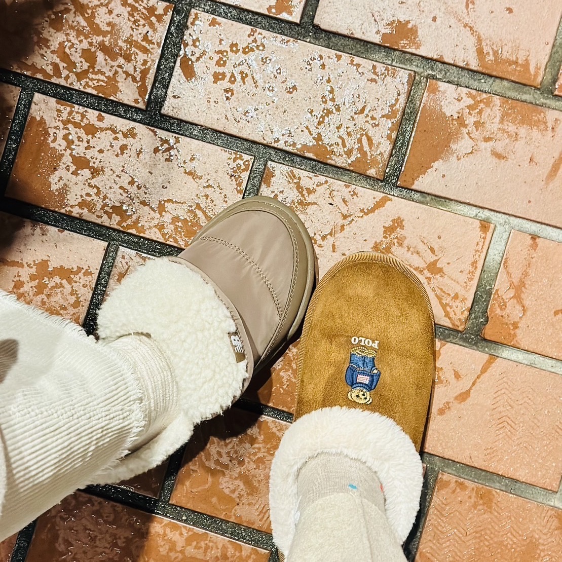 New Balance Puflee v2 Light Brown 착용 스타일