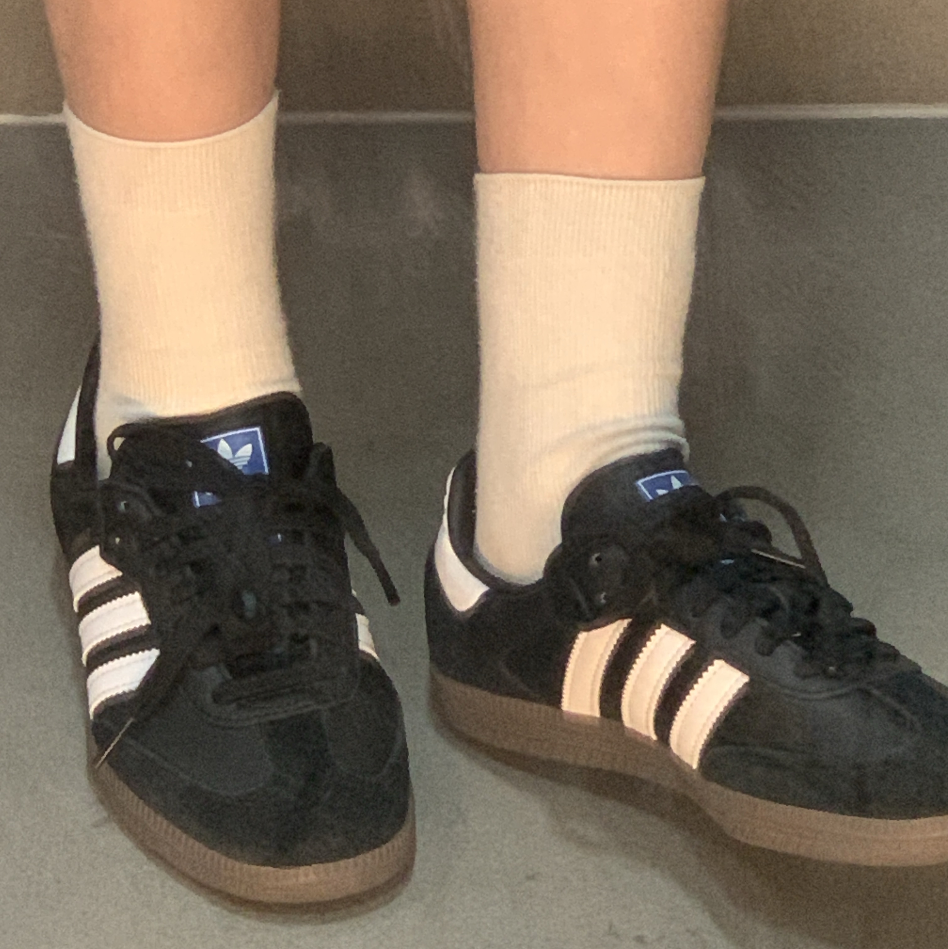 Adidas Samba OG Black White Gum 착용 스타일 - 2