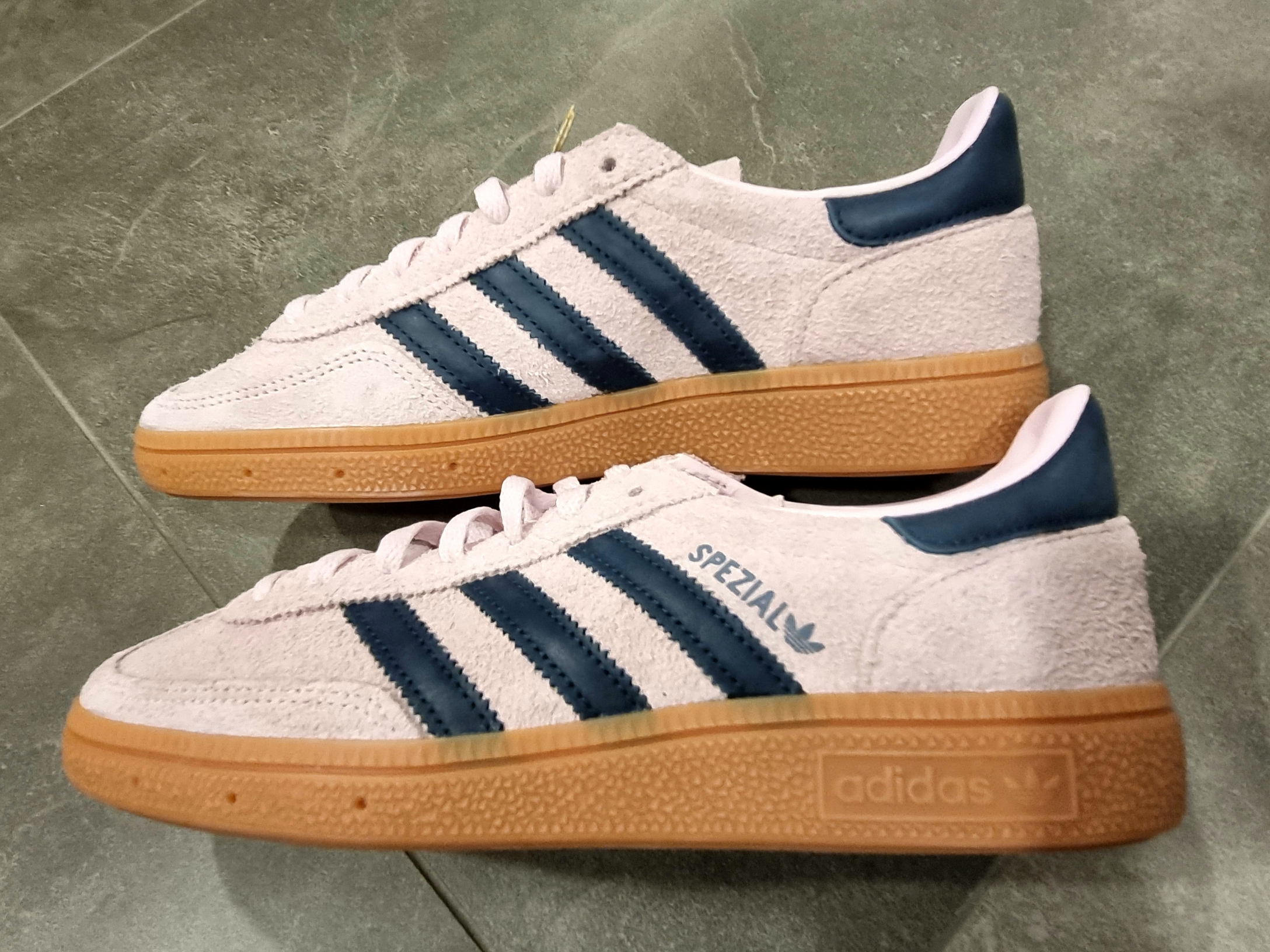 (W) Adidas Spezial Handball Clear Pink 착용 스타일 - 3