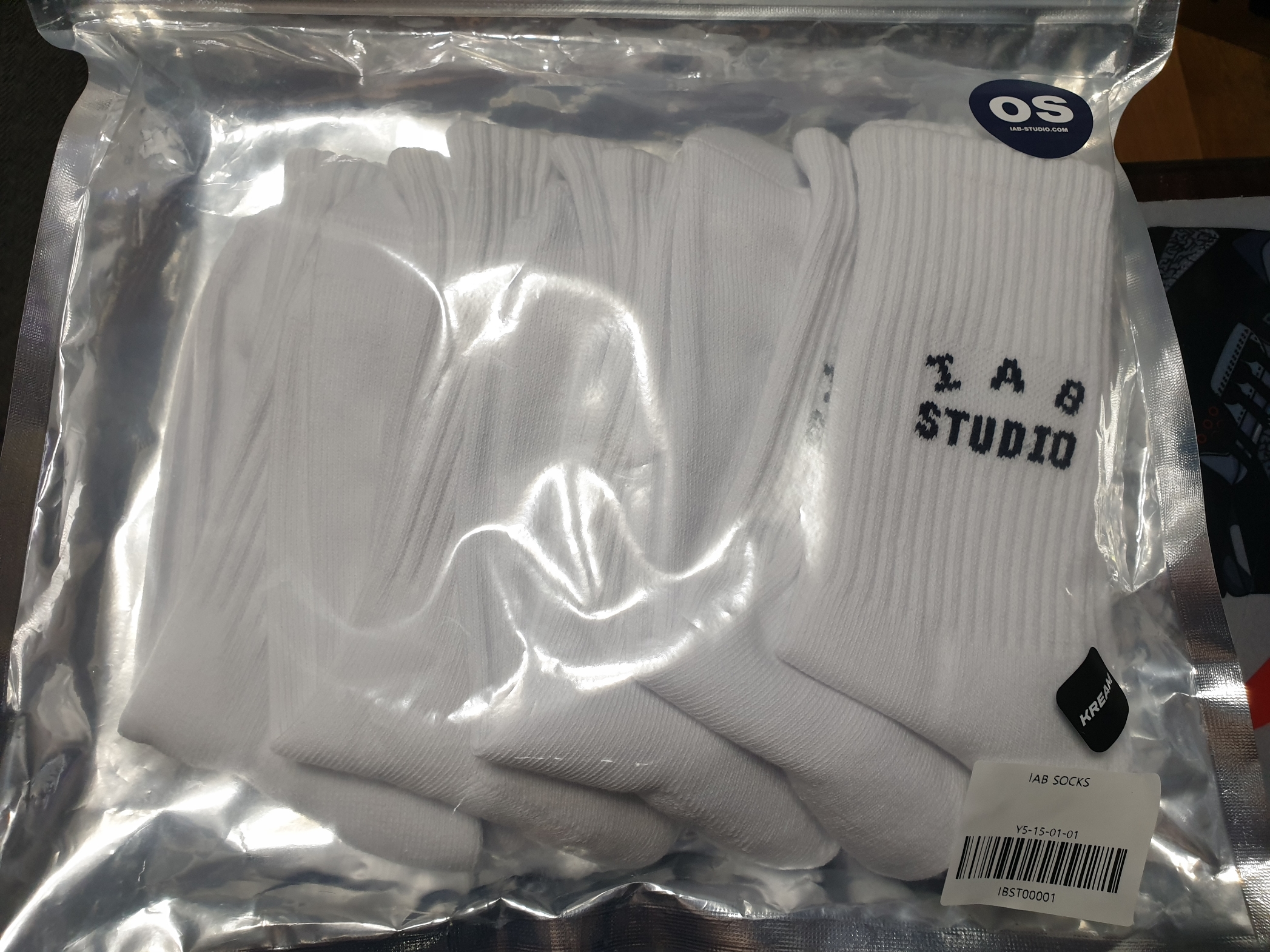 IAB Studio Socks White (5 Pack) 착용 스타일