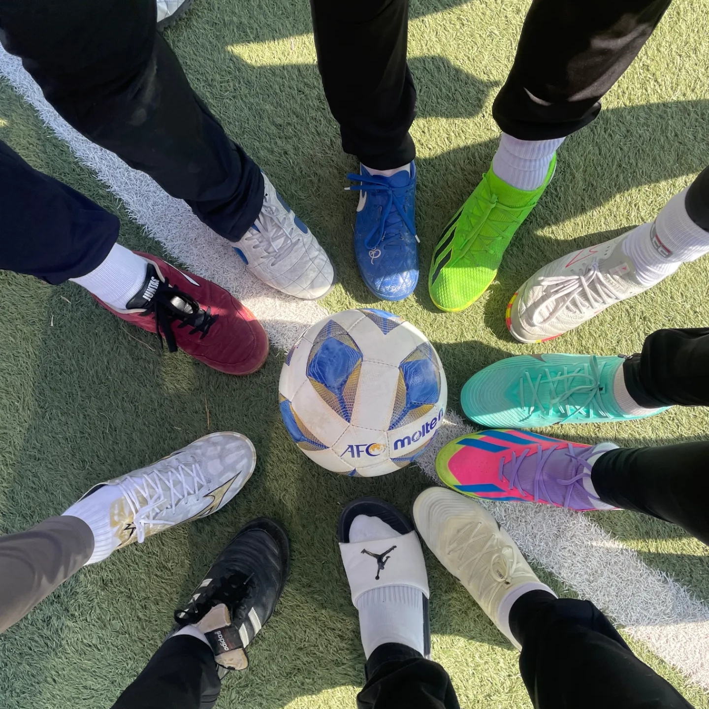 Adidas X Crazyfast HMS.3 TF Lucid Lemon Lucid Pink, Nike Zoom Mercurial Vapor 15 Pro TF Hyper Turquoise Fuchsia Dream 착용 스타일