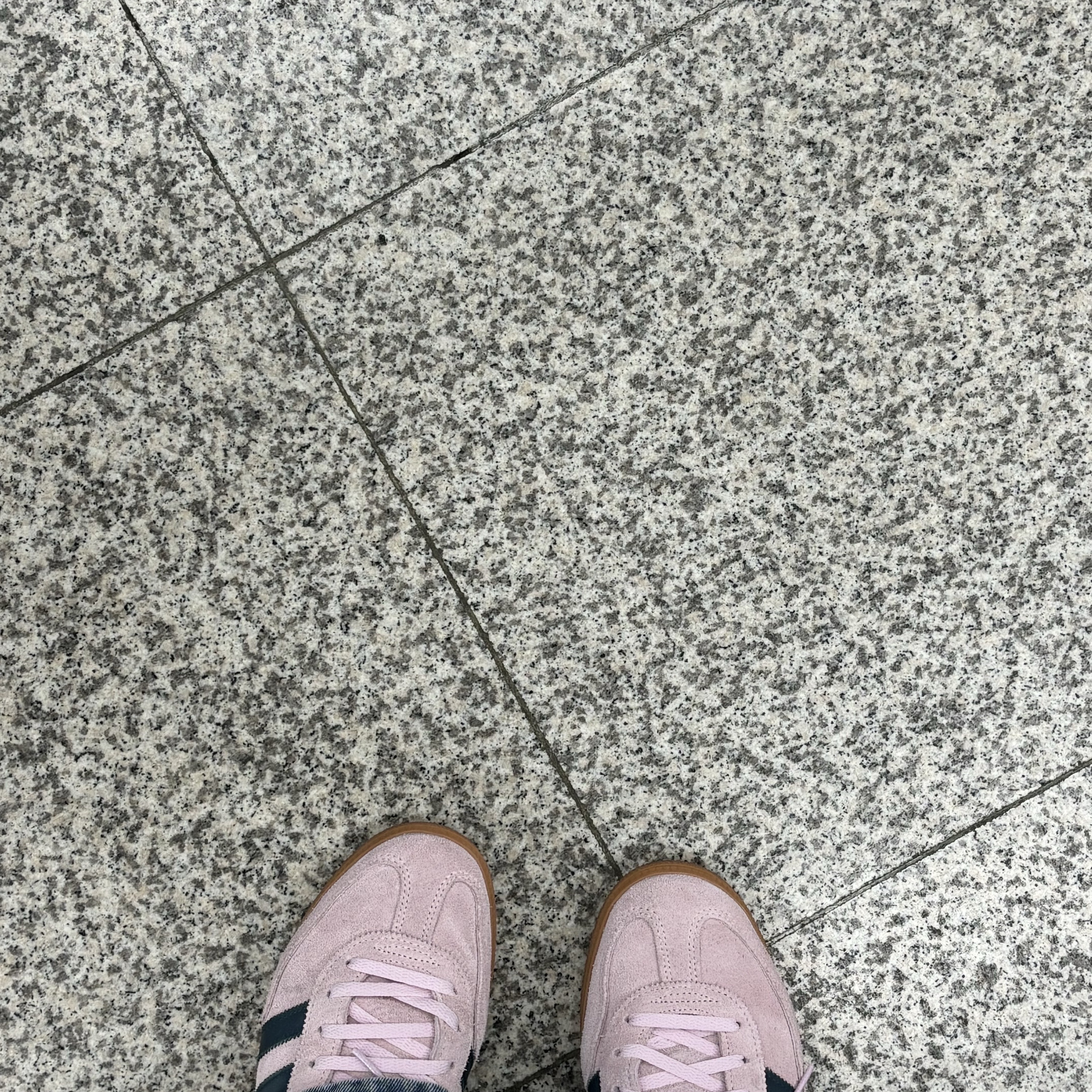 (W) Adidas Spezial Handball Clear Pink 착용 스타일