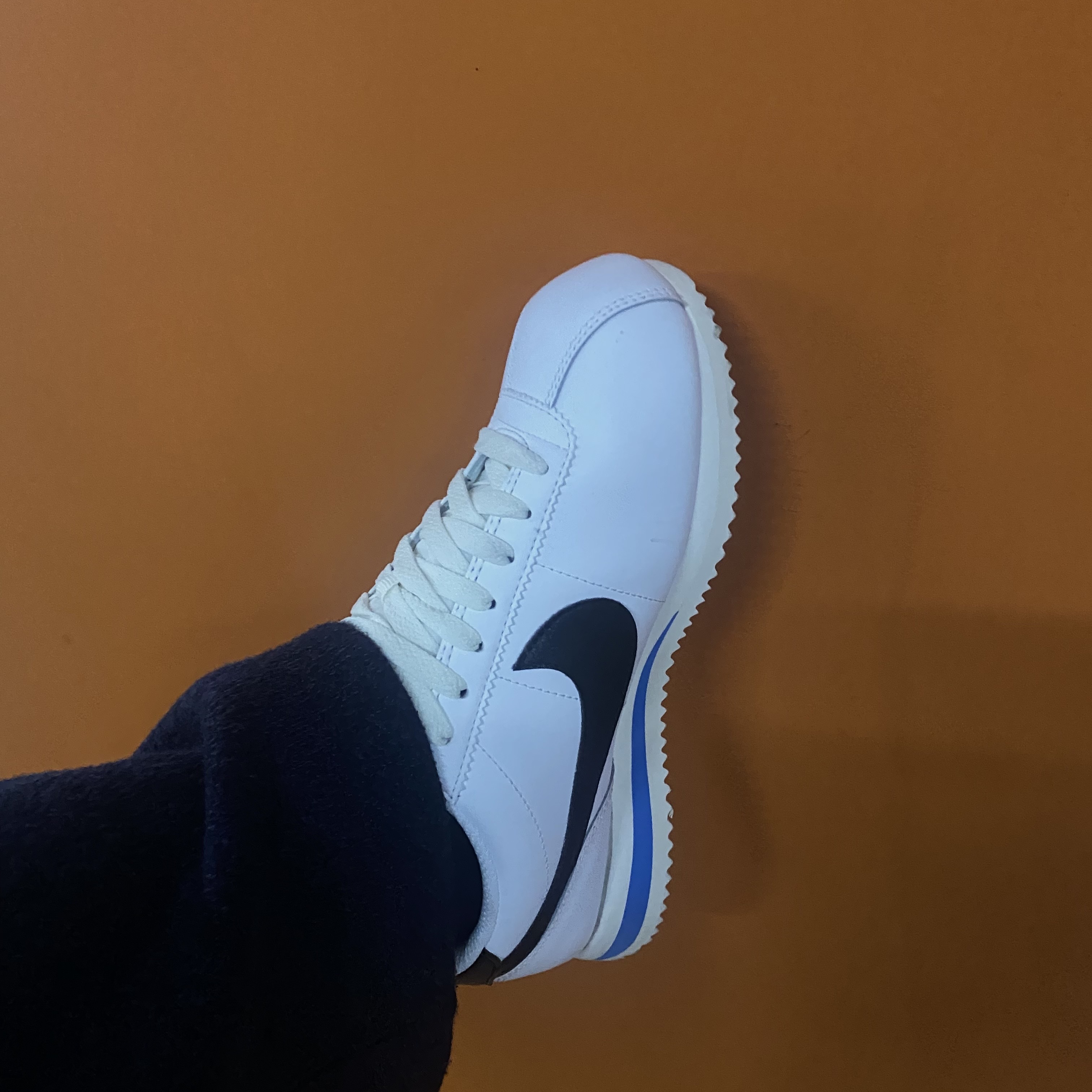 (W) Nike Cortez White and Black 착용 스타일