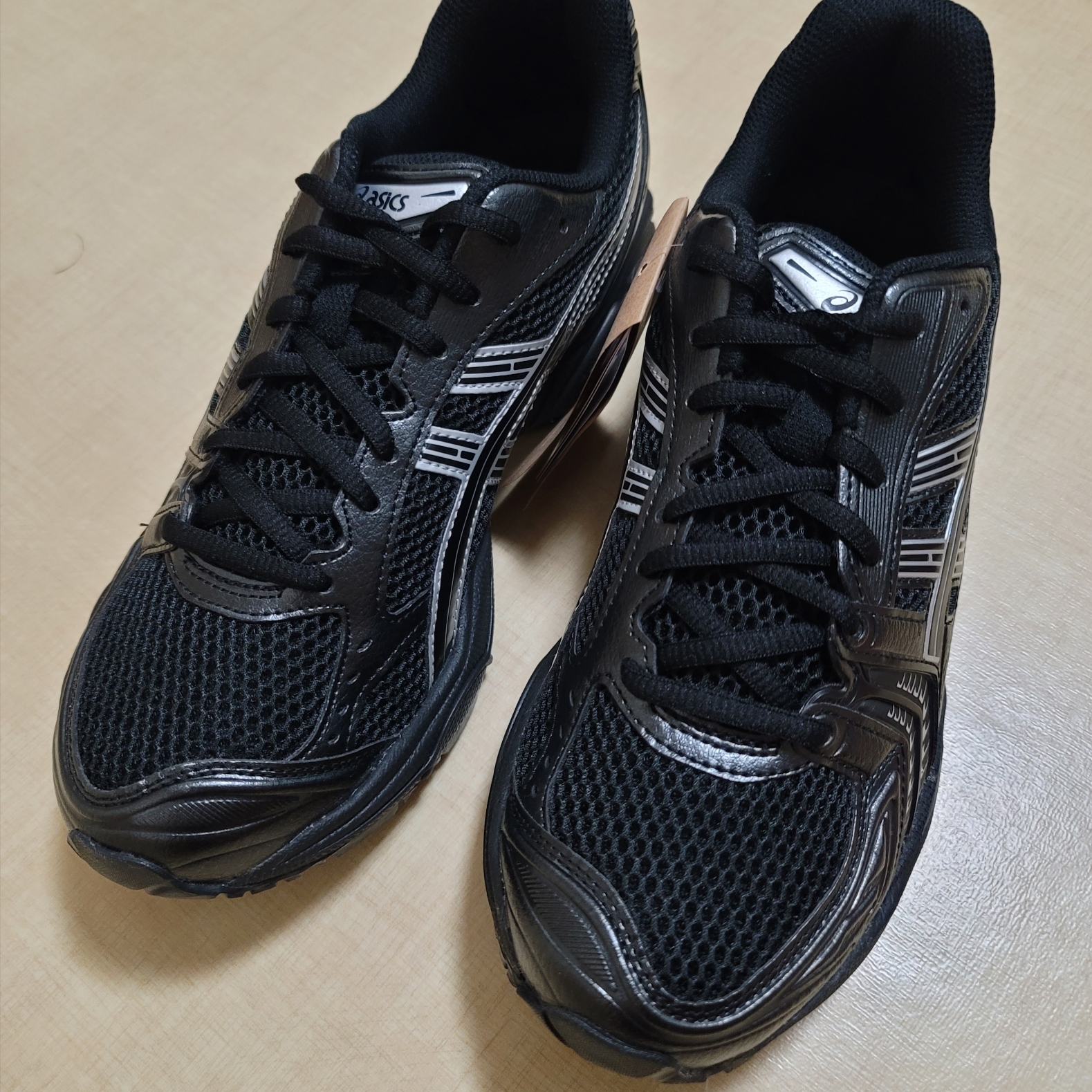 Asics Gel-Kayano 14 Black Pure Silver 착용 스타일 - 1