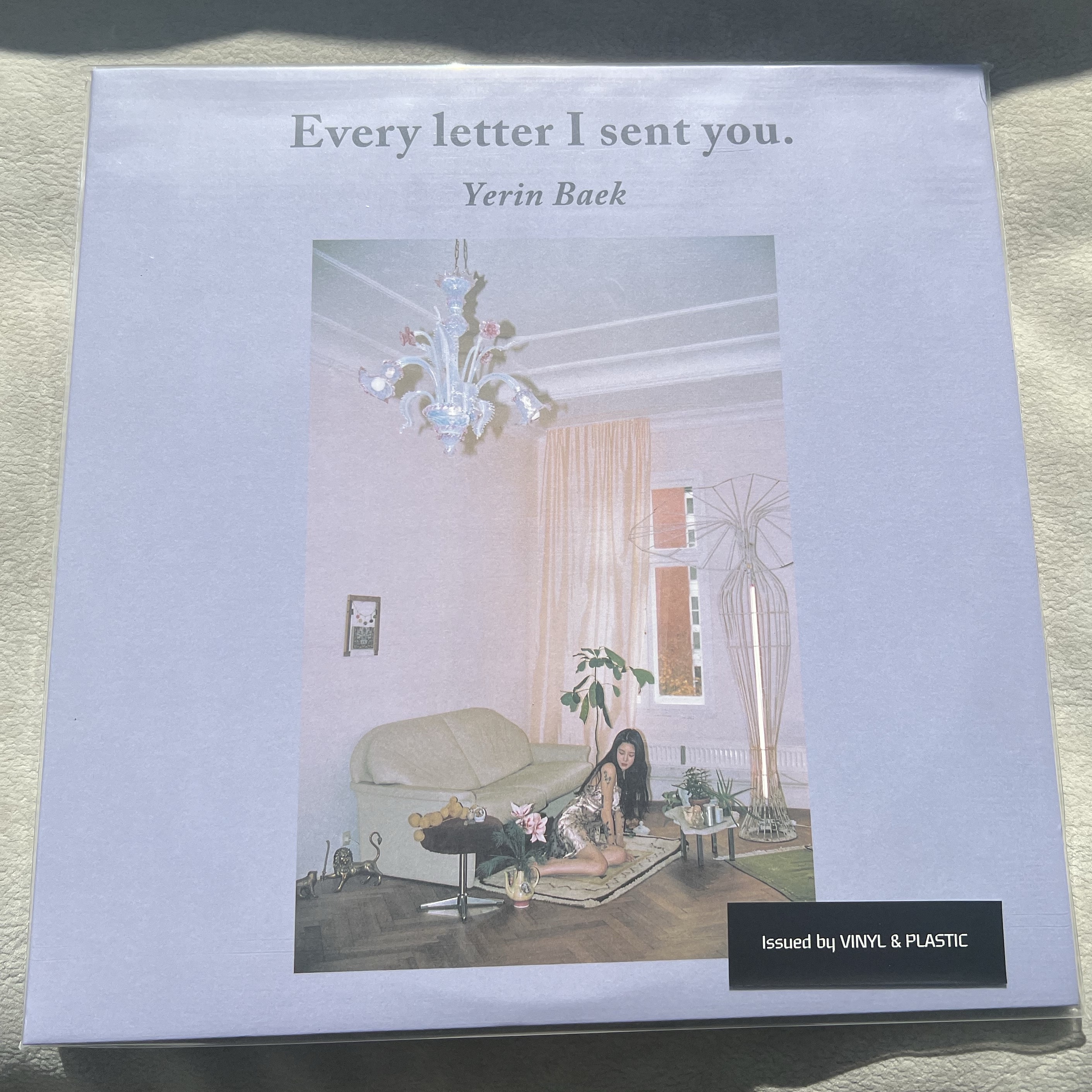 Yerin Baek 1st Album Every Letter I Sent You LP Clear Blue (2LP) 착용 스타일 - 2