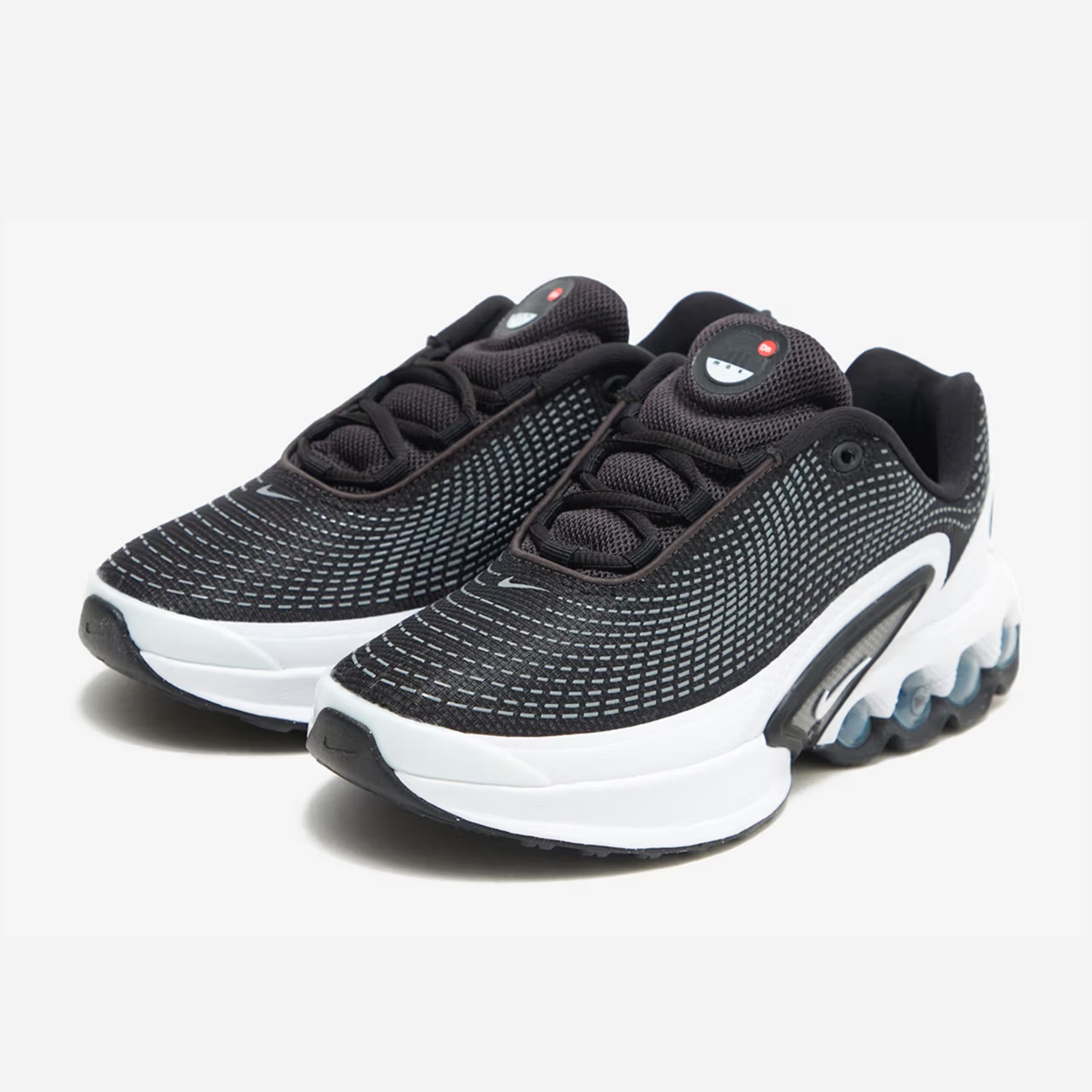 Nike Air Max 97 Triple White Wolf Grey, Nike Air Max 97 OG Silver Bullet 2022 착용 스타일 - 3