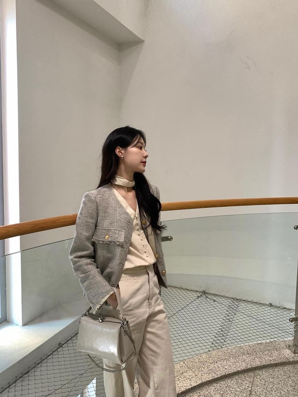 Thevinylhouse Padded Parachute Pants Cream, Millo Women Maxi Parachute Cargo Pants White 착용 스타일 - 3