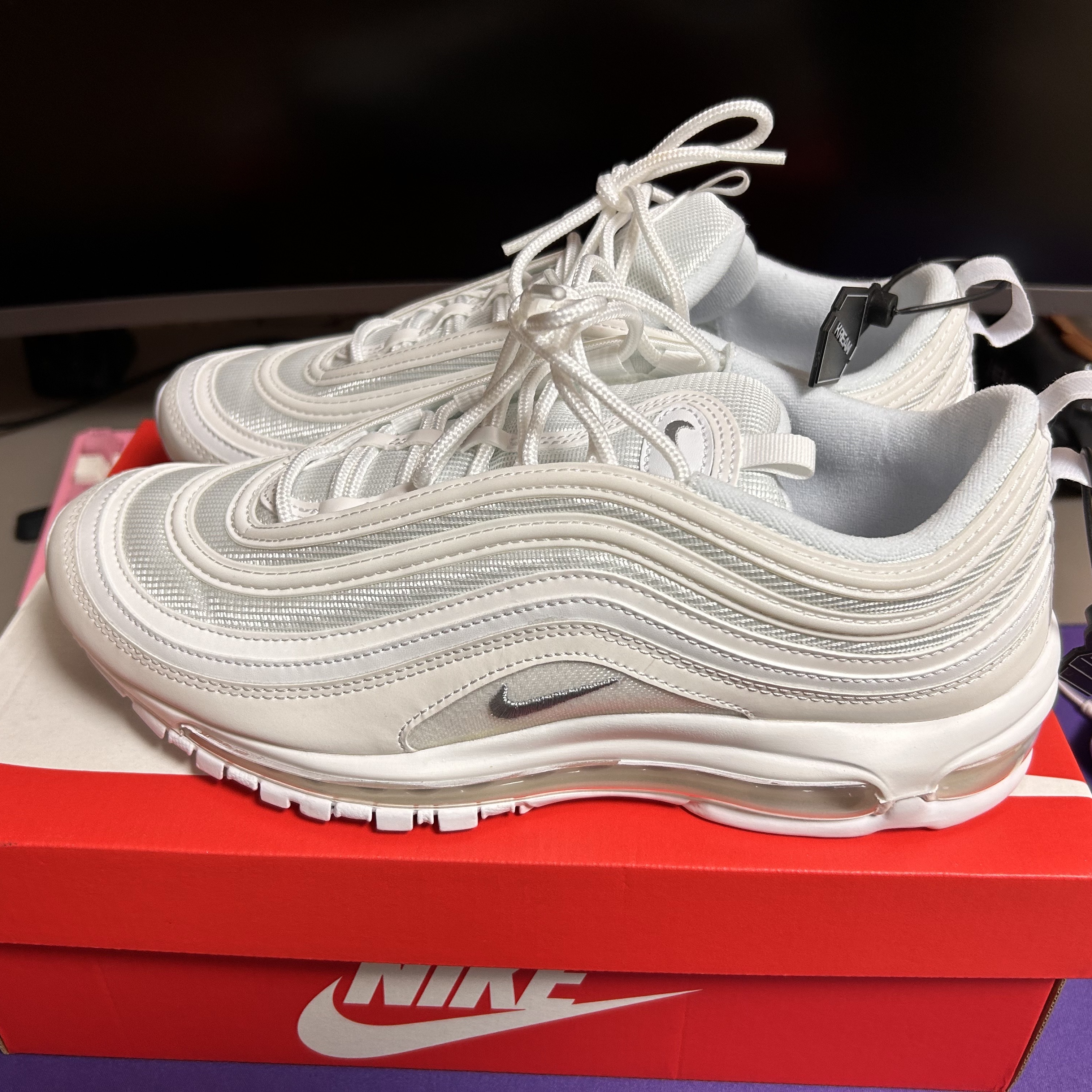 Nike Air Max 97 Triple White Wolf Grey 착용 스타일 - 5