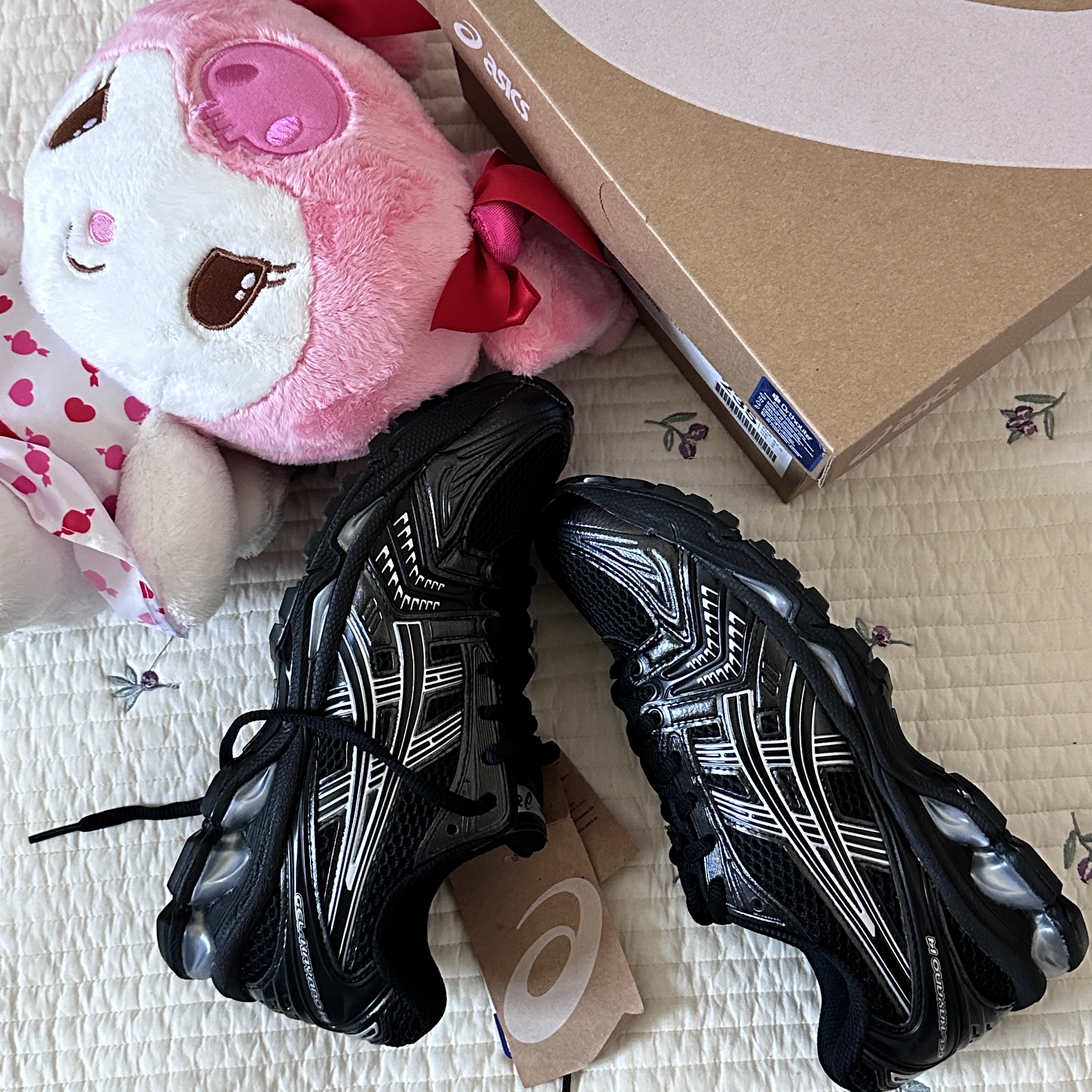 Asics Gel-Kayano 14 Black Pure Silver 착용 스타일 - 3