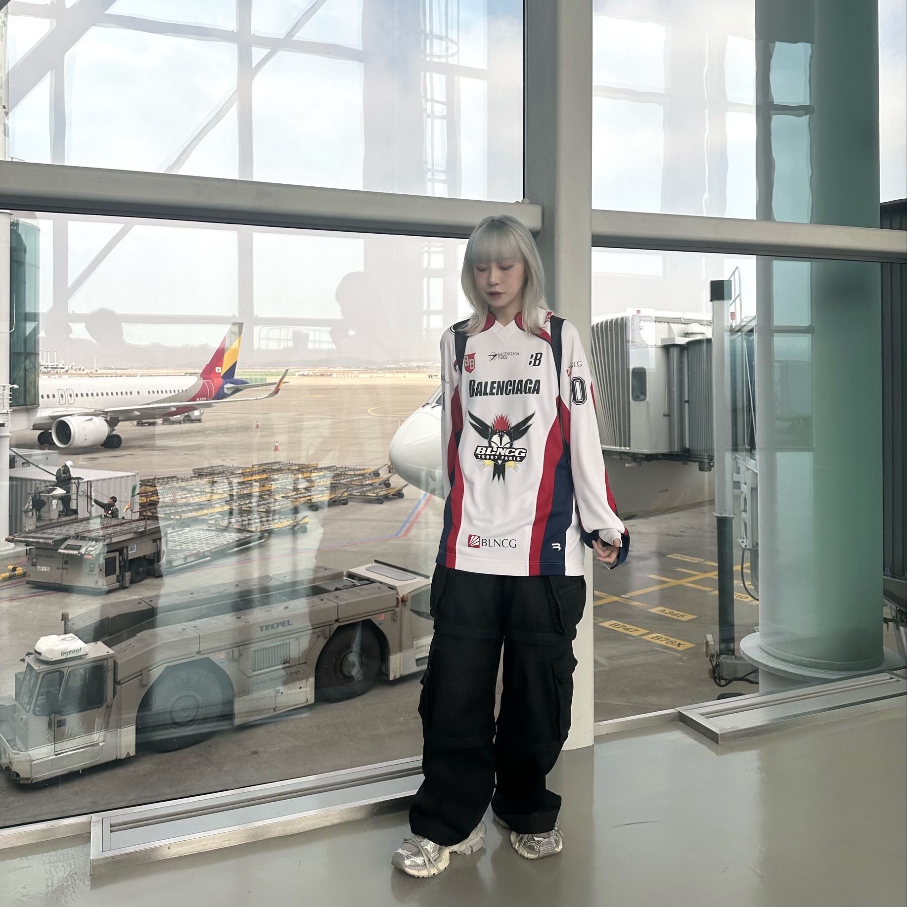 Supreme x Koss Portapro Headphones Silver - 23FW, Balenciaga 3XL Sneakers Light Beige 착용 스타일 - 2