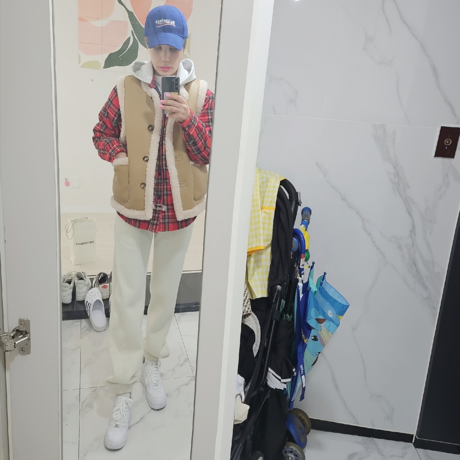 Balenciaga Political Campaign Cap Blue, Supreme Tartan Flannel Hooded Shirt Red - 23FW 착용 스타일 - 4