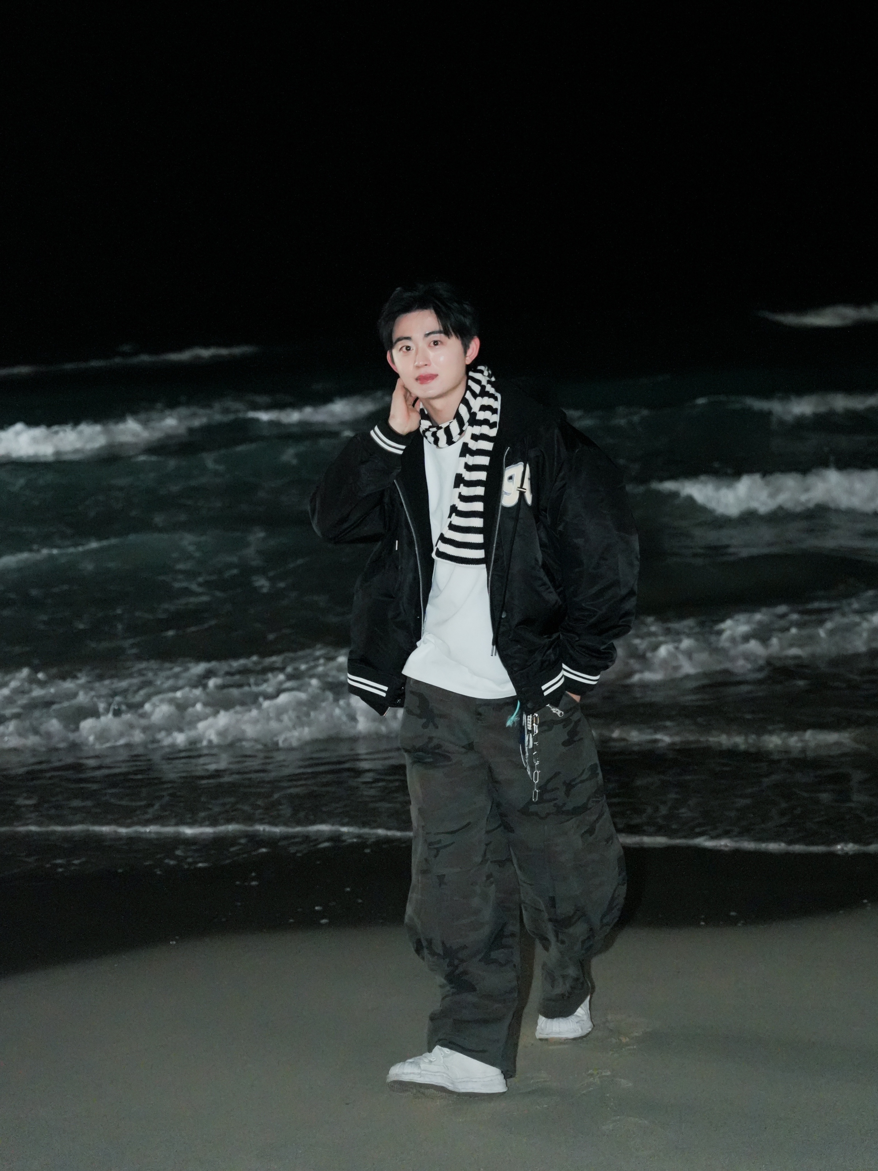 Karactor Lumping Cargo Pants Camo, Maison Mihara Yasuhiro Blakey OG Sole Canvas Low-top Sneakers White 착용 스타일 - 3
