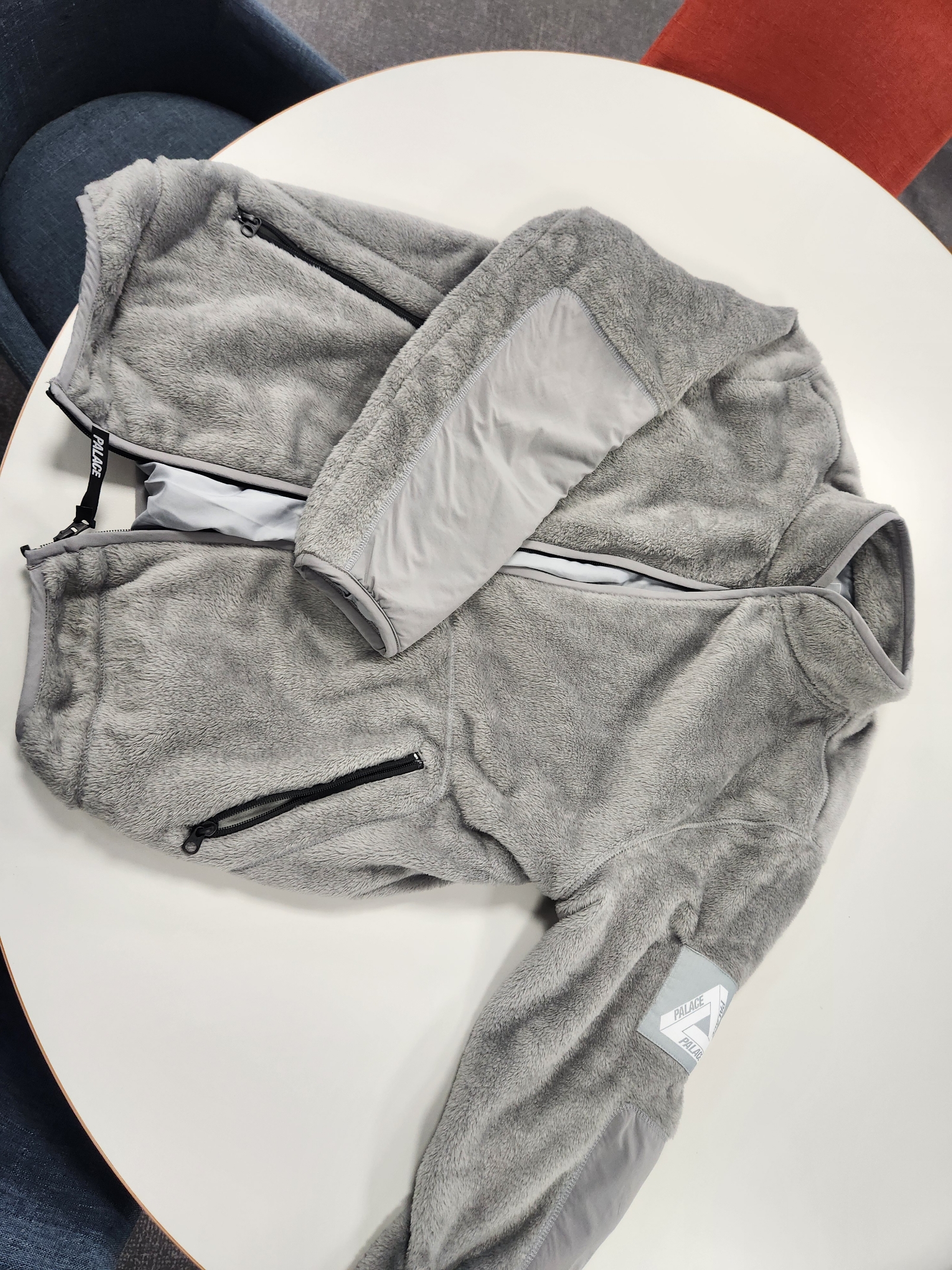 Palace Tech Fleece Funnel Light Grey - 23FW 착용 스타일 - 1