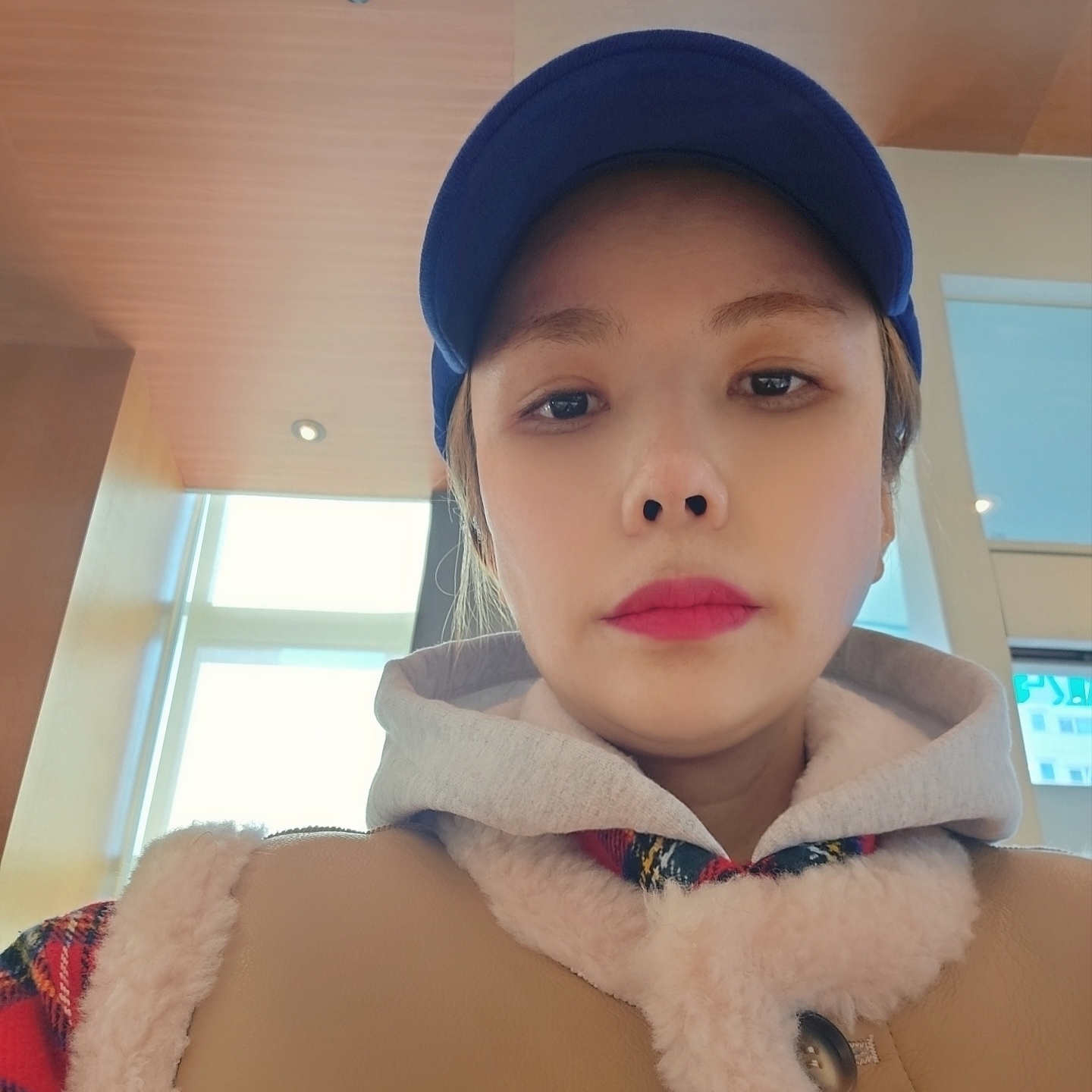 Balenciaga Political Campaign Cap Blue, Supreme Tartan Flannel Hooded Shirt Red - 23FW 착용 스타일 - 2