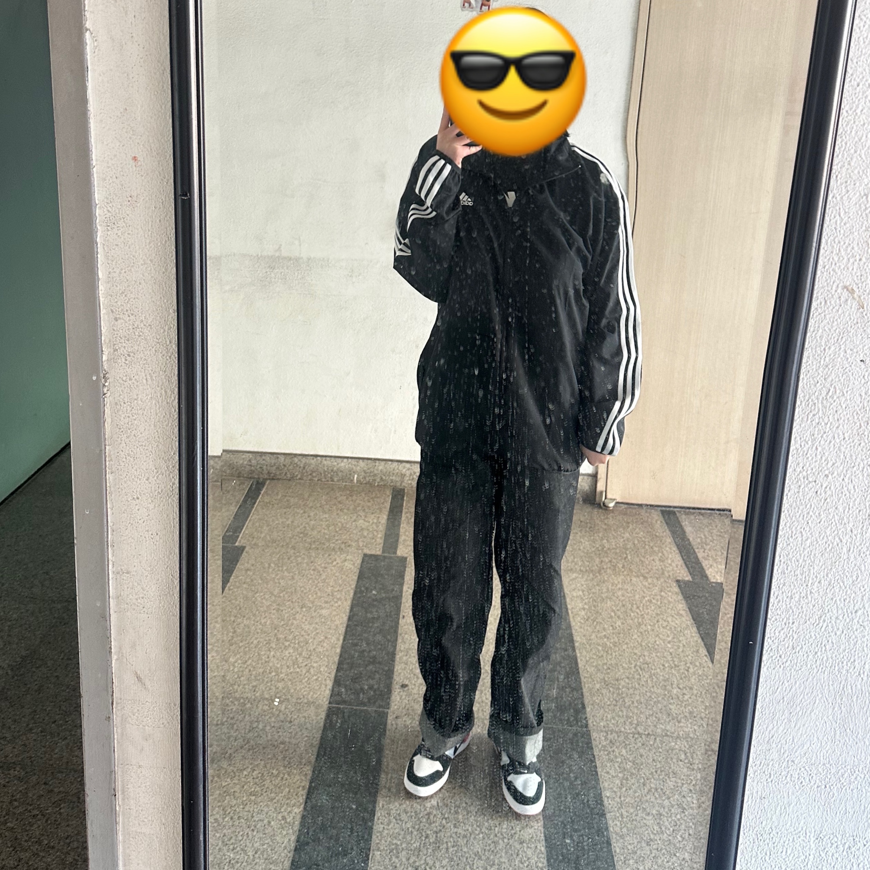 Nike SB Alleyoop University Red, Adidas Must Have 3-Stripes Wind Jacket Black - KR Sizing 착용 스타일 - 5