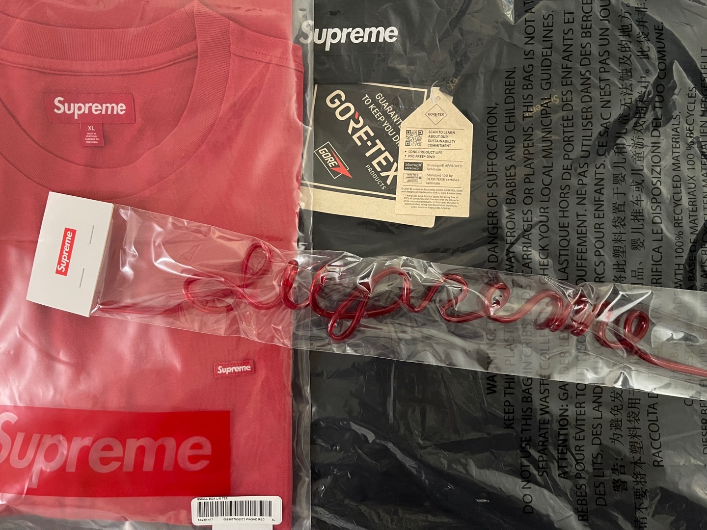 Supreme Gore-Tex Anorak Black - 24SS, Supreme Small Box LS T-Shirt Washed Red - 24SS 착용 스타일