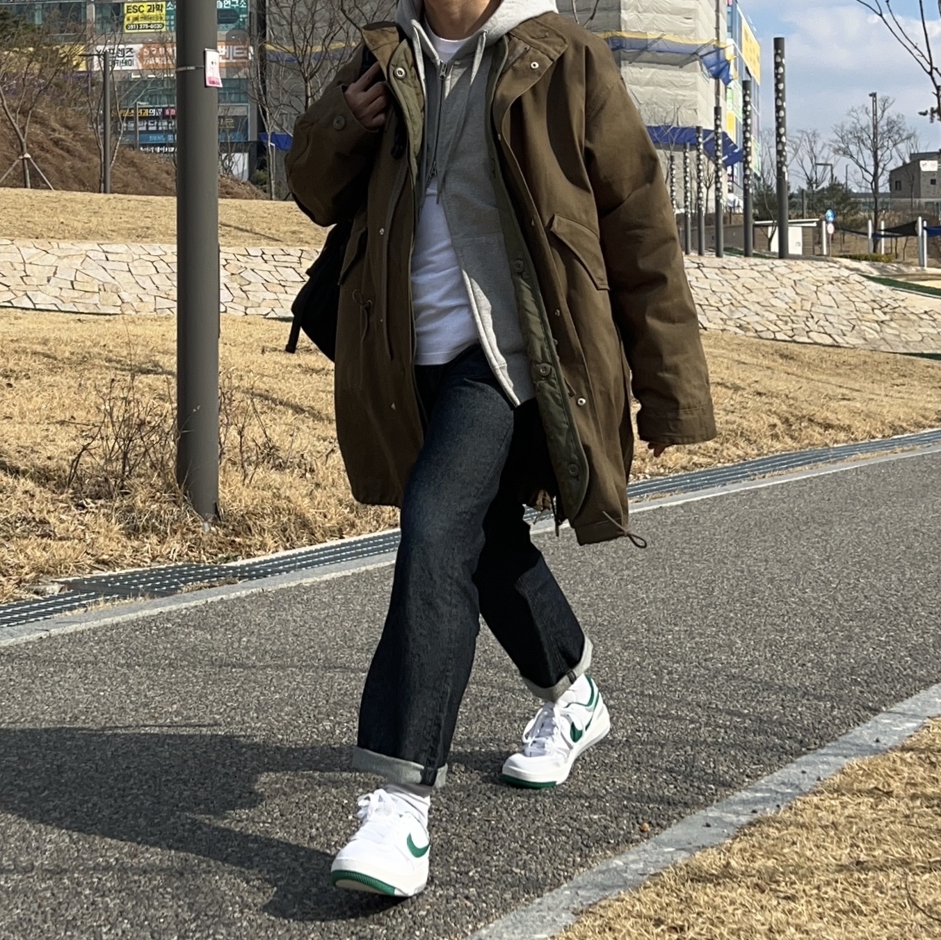 (W) Nike Gamma Force White Malachite 착용 스타일