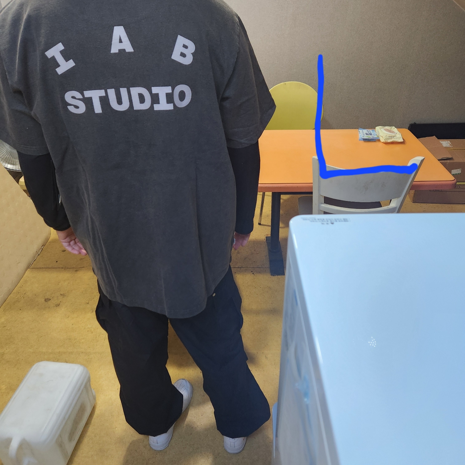 IAB Studio x Obey Icon Heavyweight Box T-Shirt Digital Black 착용 스타일 - 2