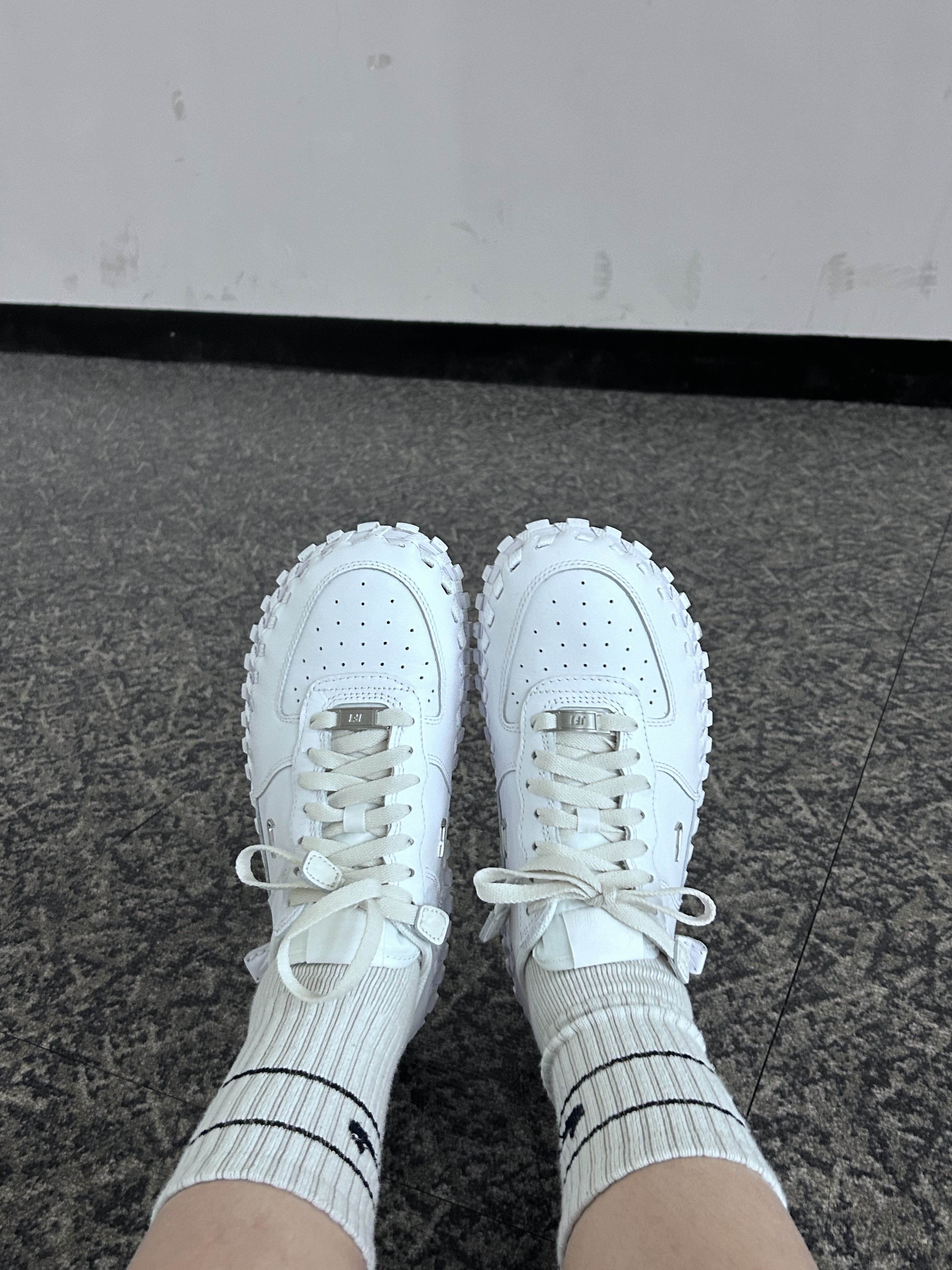 Nike x Jacquemus J Force 1 Low LX SP White 착용 스타일 - 1