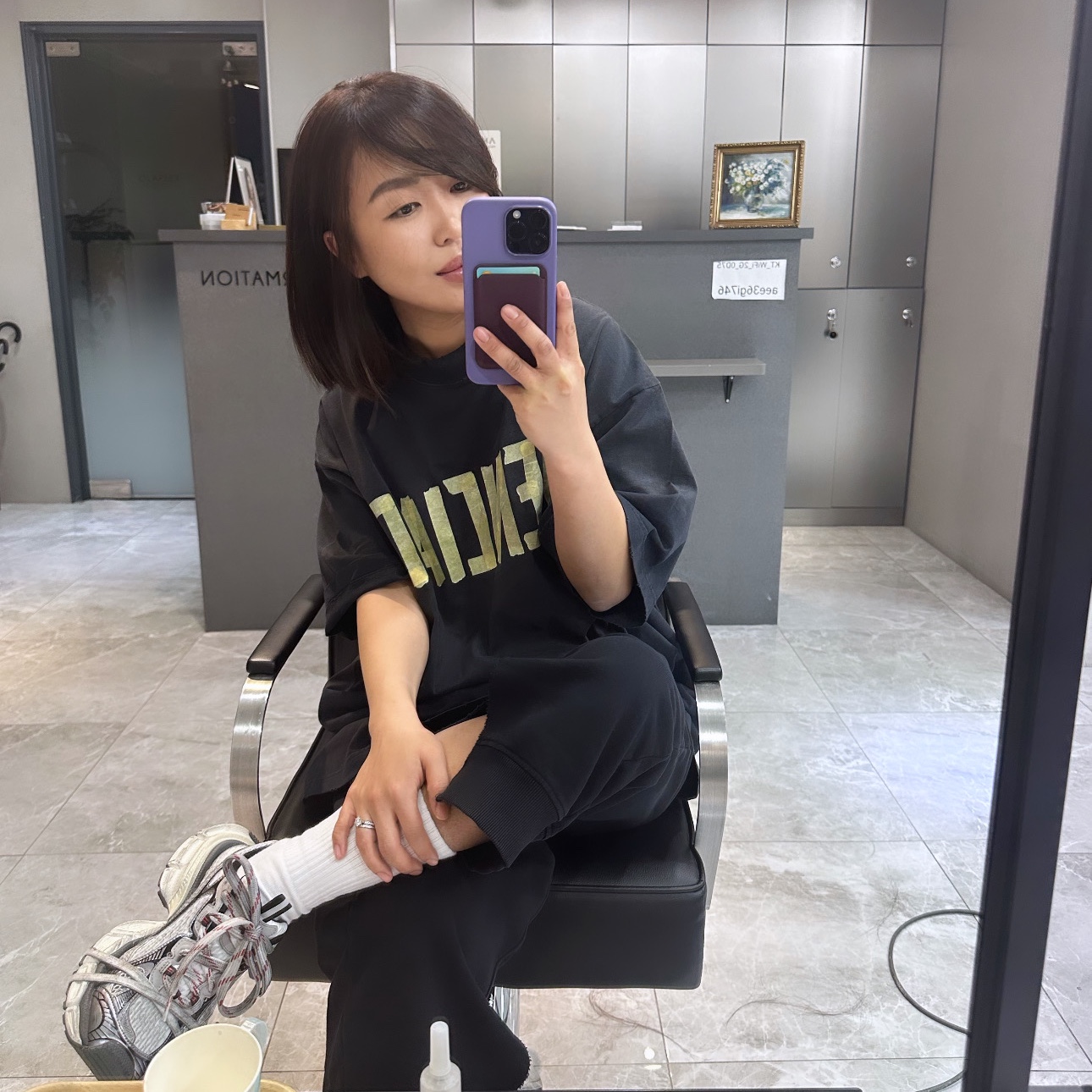 Balenciaga Tape Type Medium Fit T-Shirt Faded Black 착용 스타일