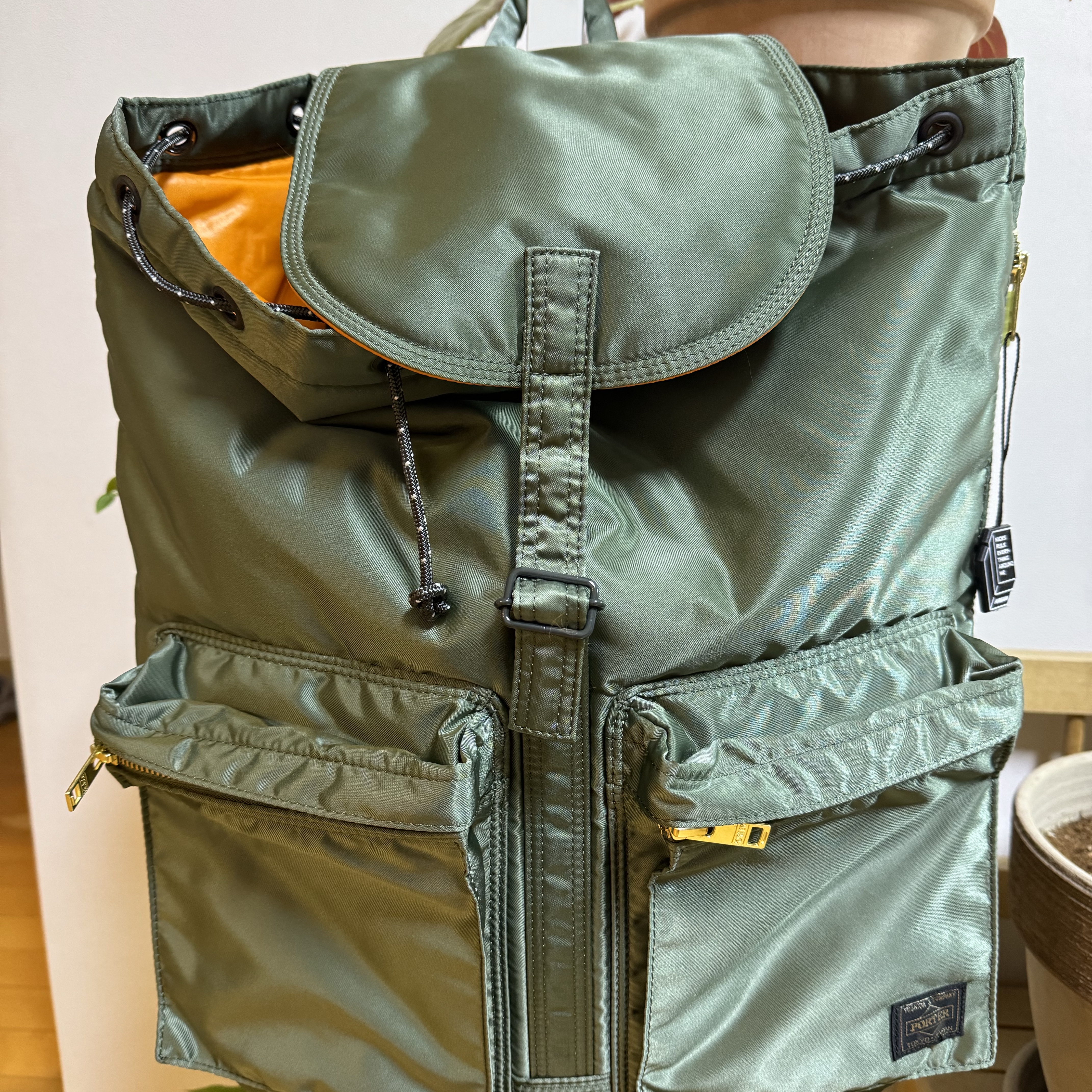 Porter Tanker Backpack Sage Green 착용 스타일