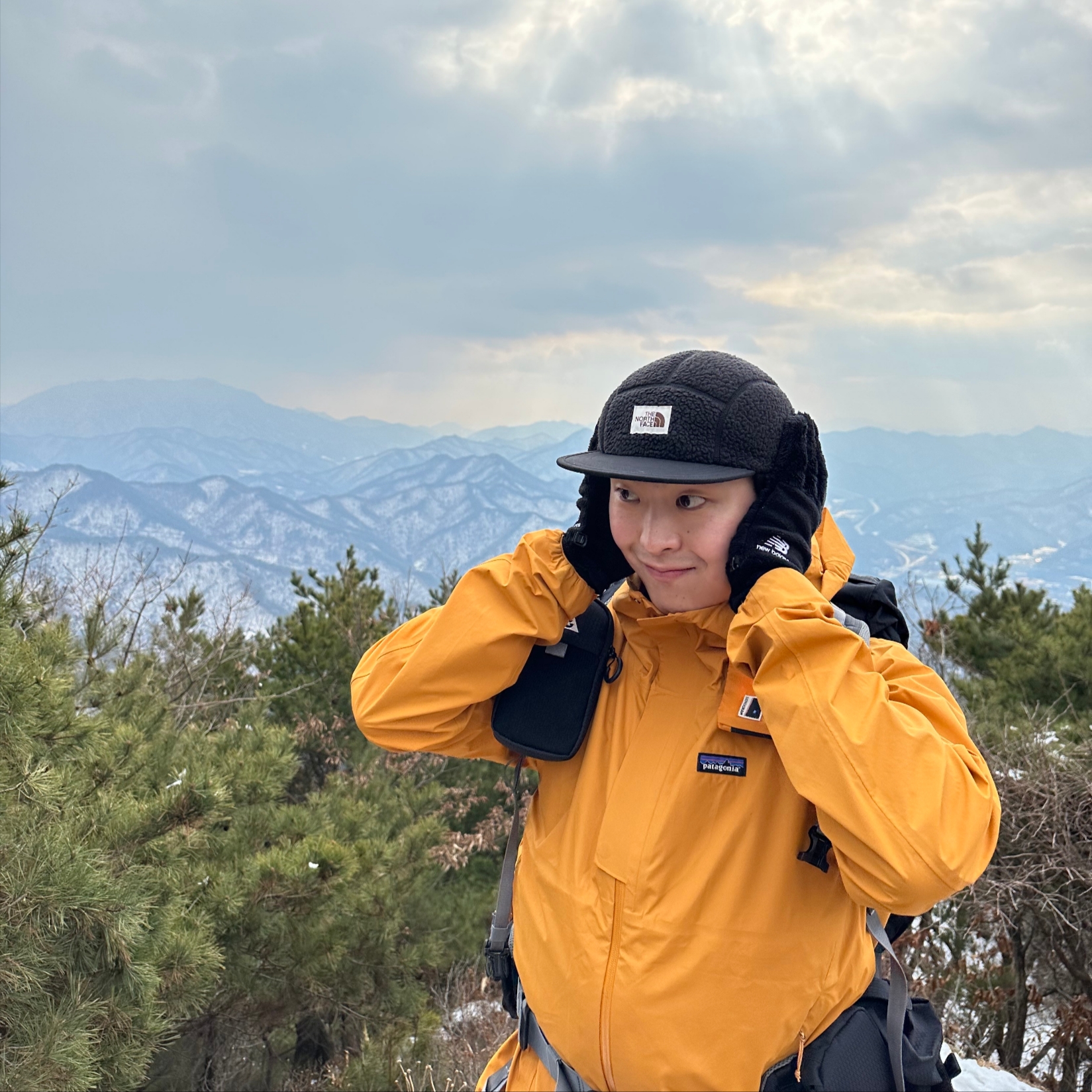 Patagonia Torrentshell 3L Jacket Superior Blue, Patagonia Torrentshell 3L Jacket Obsidian Plum 착용 스타일 - 3