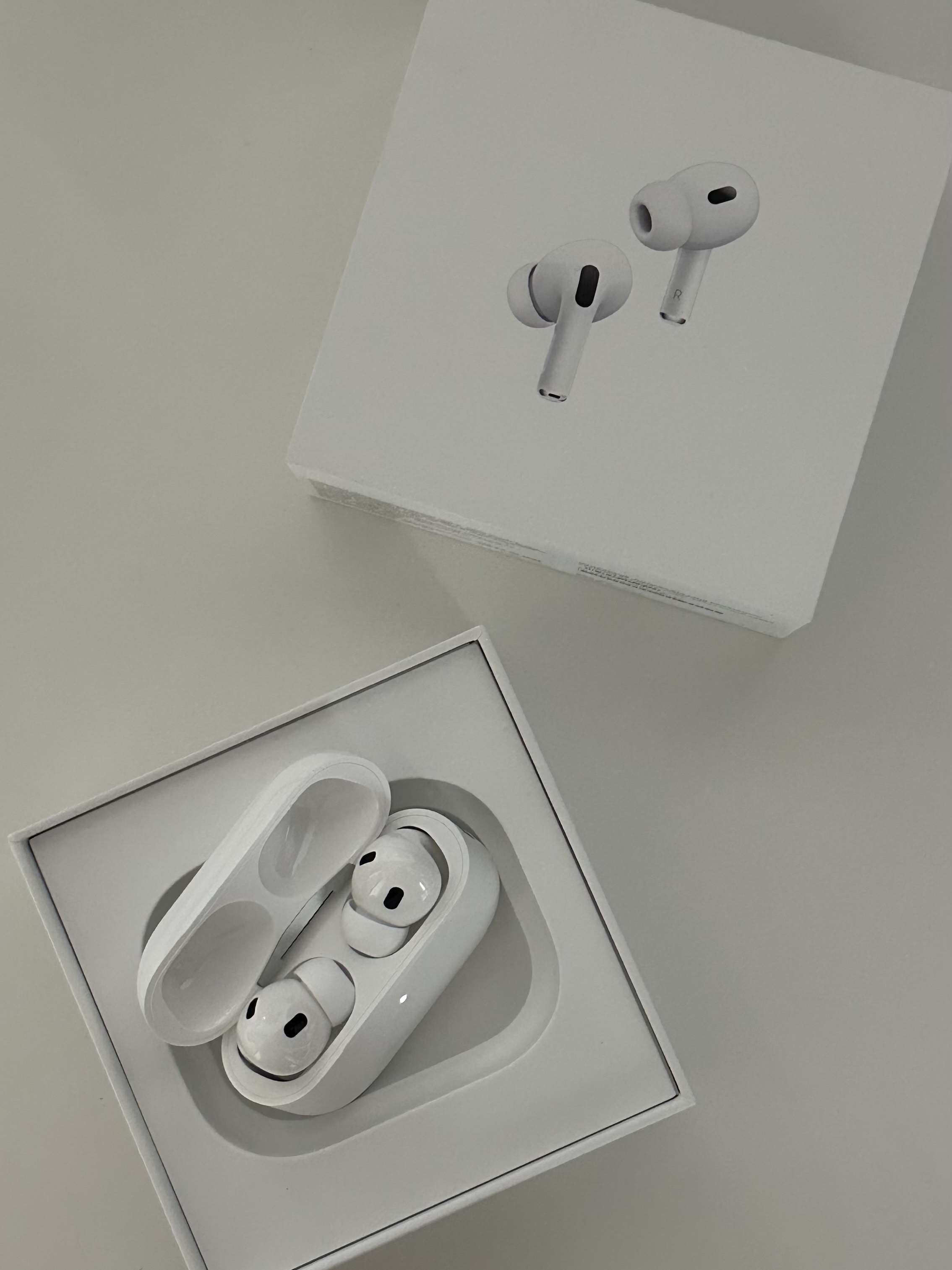 Apple Airpods Pro 2nd Gen with MagSafe Charging Case USB C (Korean Ver.) 착용 스타일 - 2