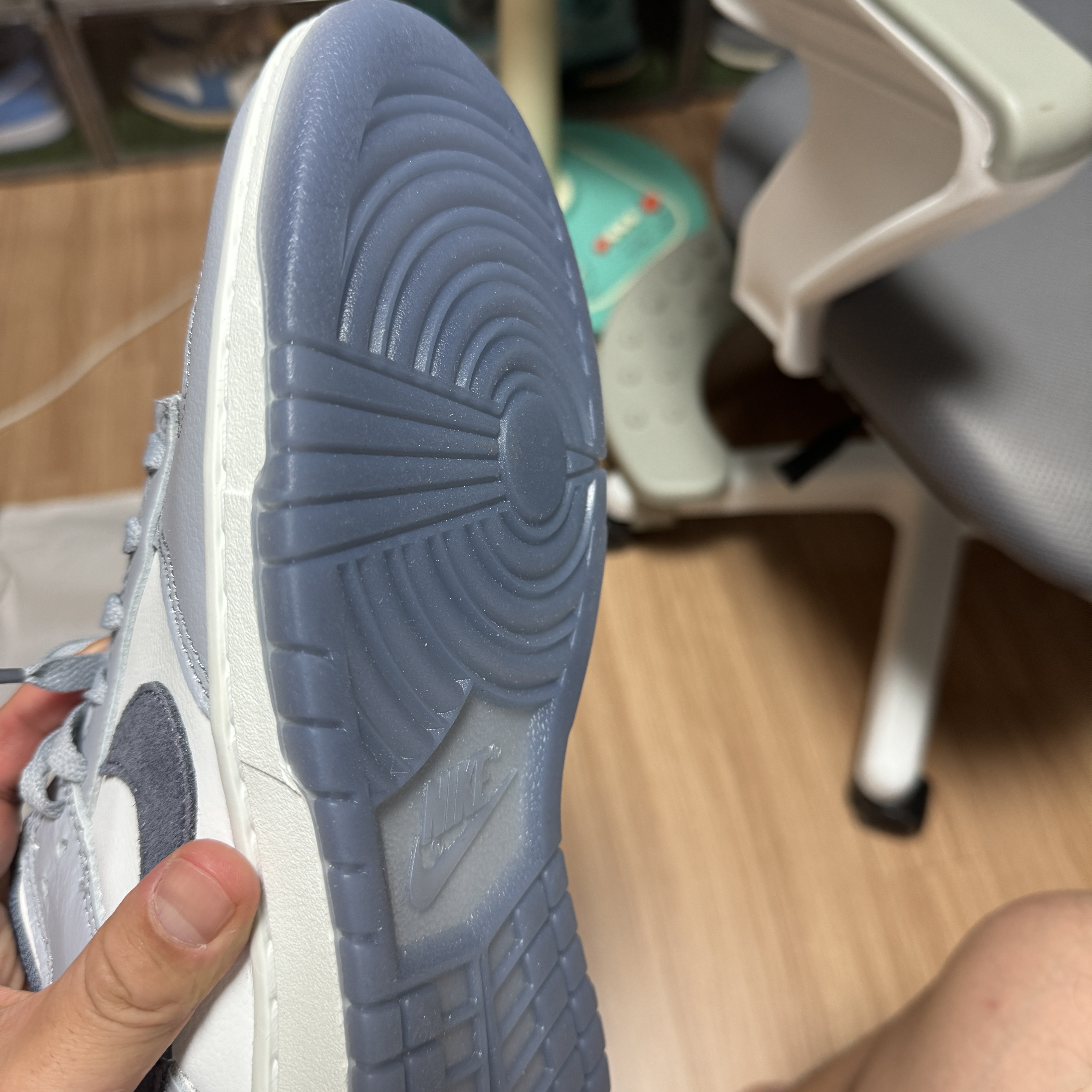 Nike Dunk Low Retro SE White Light Carbon 착용 스타일 - 3