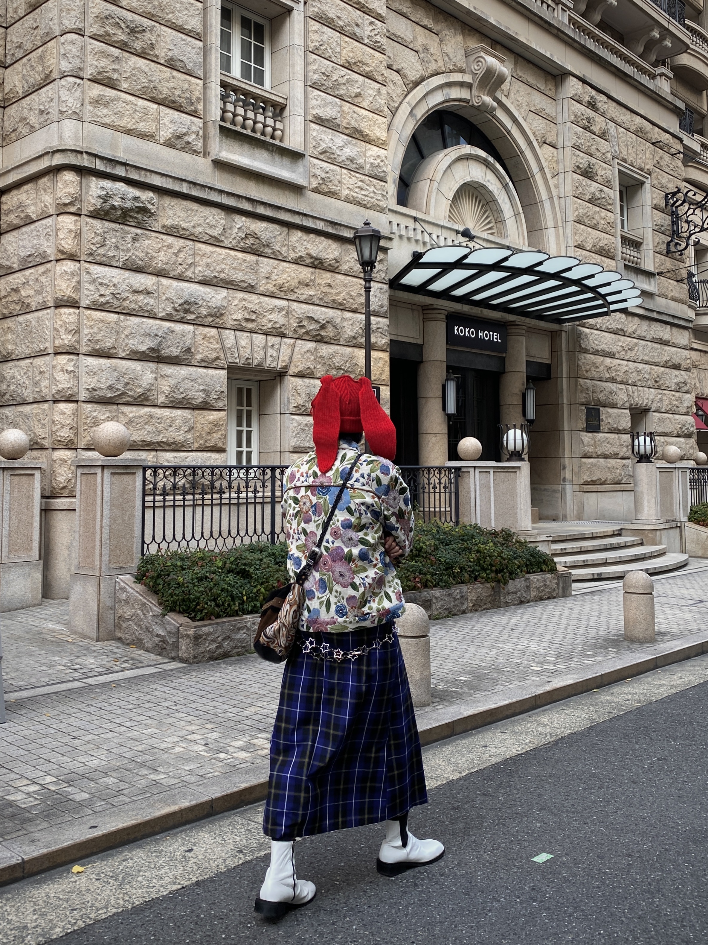 Charles Jeffrey Loverboy Chunky Rabbit Mohair Beanie Red, Stefan Cooke Star Strap Iron 착용 스타일 - 2