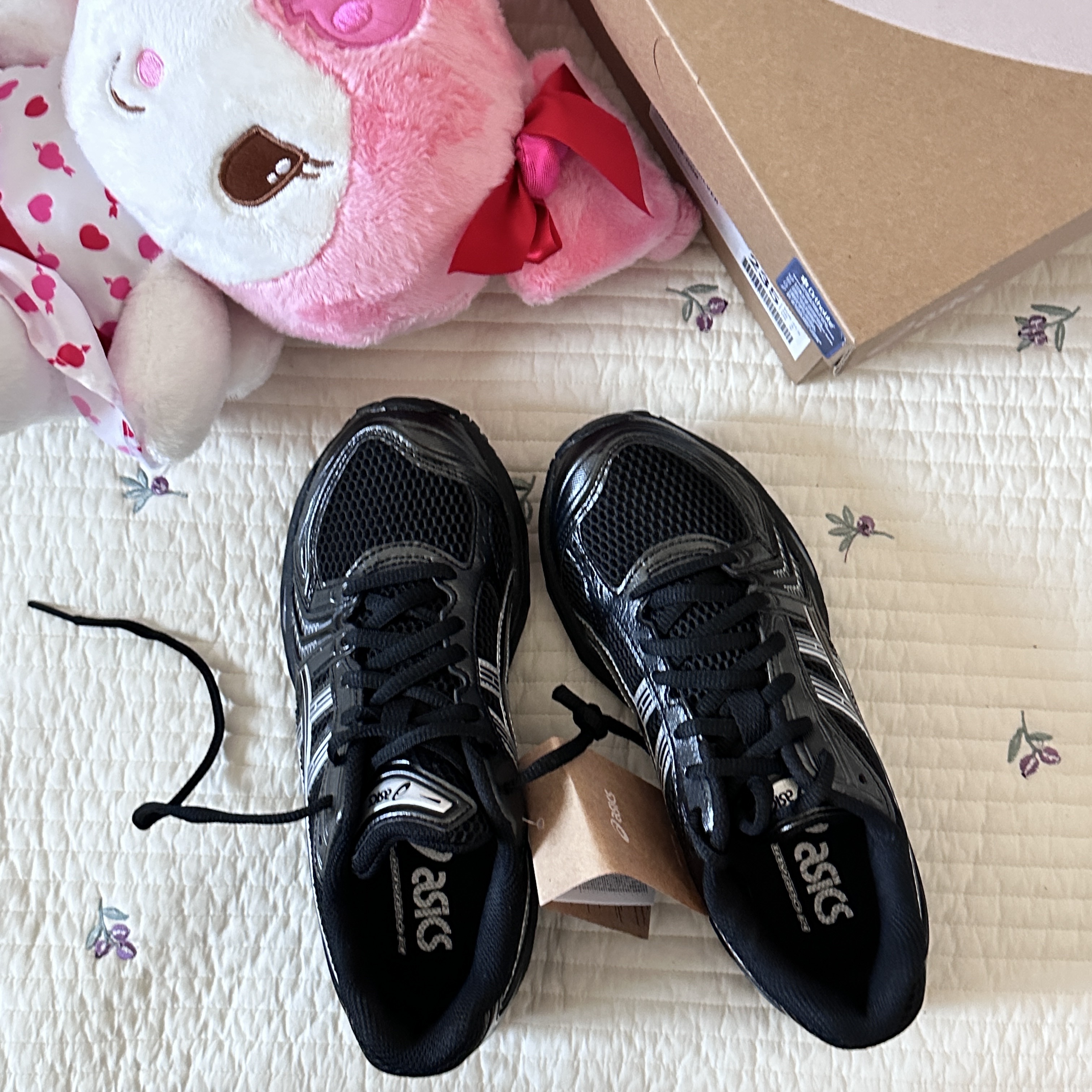 Asics Gel-Kayano 14 Black Pure Silver 착용 스타일 - 2