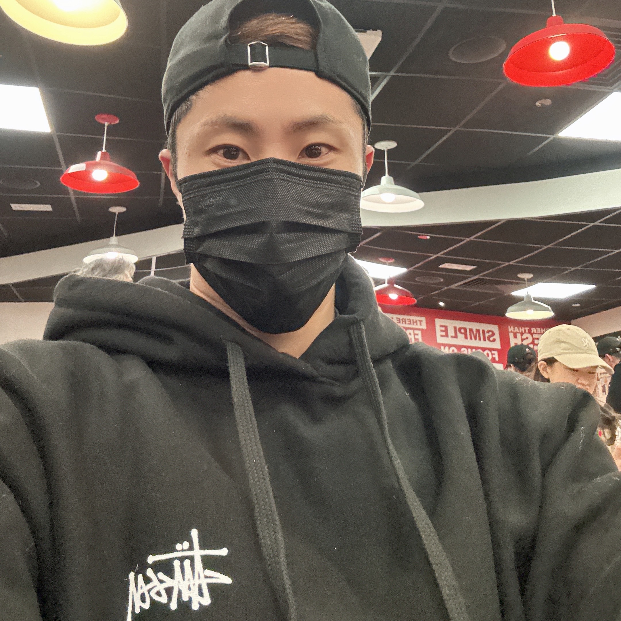 스투시 베이직 스투시 후드 블랙 2023 착용 스타일