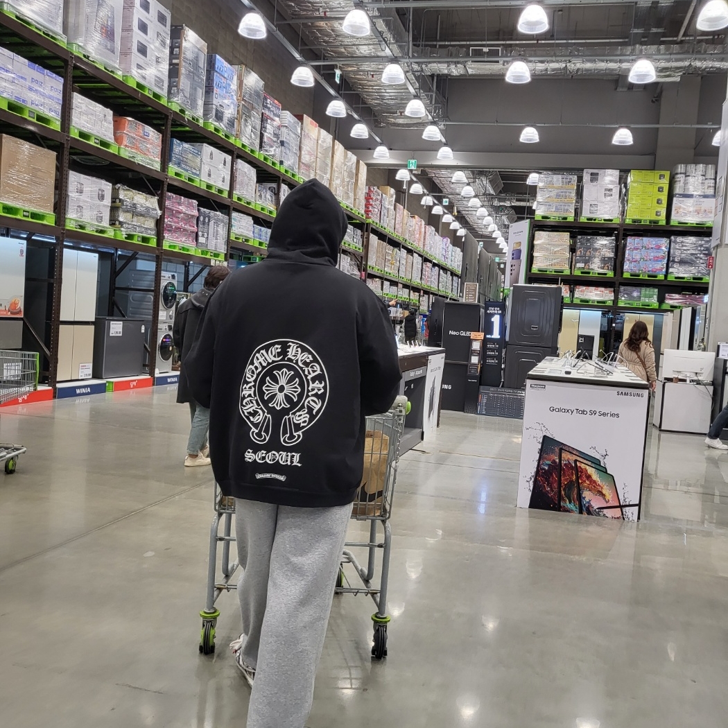 Chrome Hearts Horseshoe Hoodie Black - Korea Exclusive, Nike x Peaceminusone Air Force 1 Low Para-Noise 착용 스타일