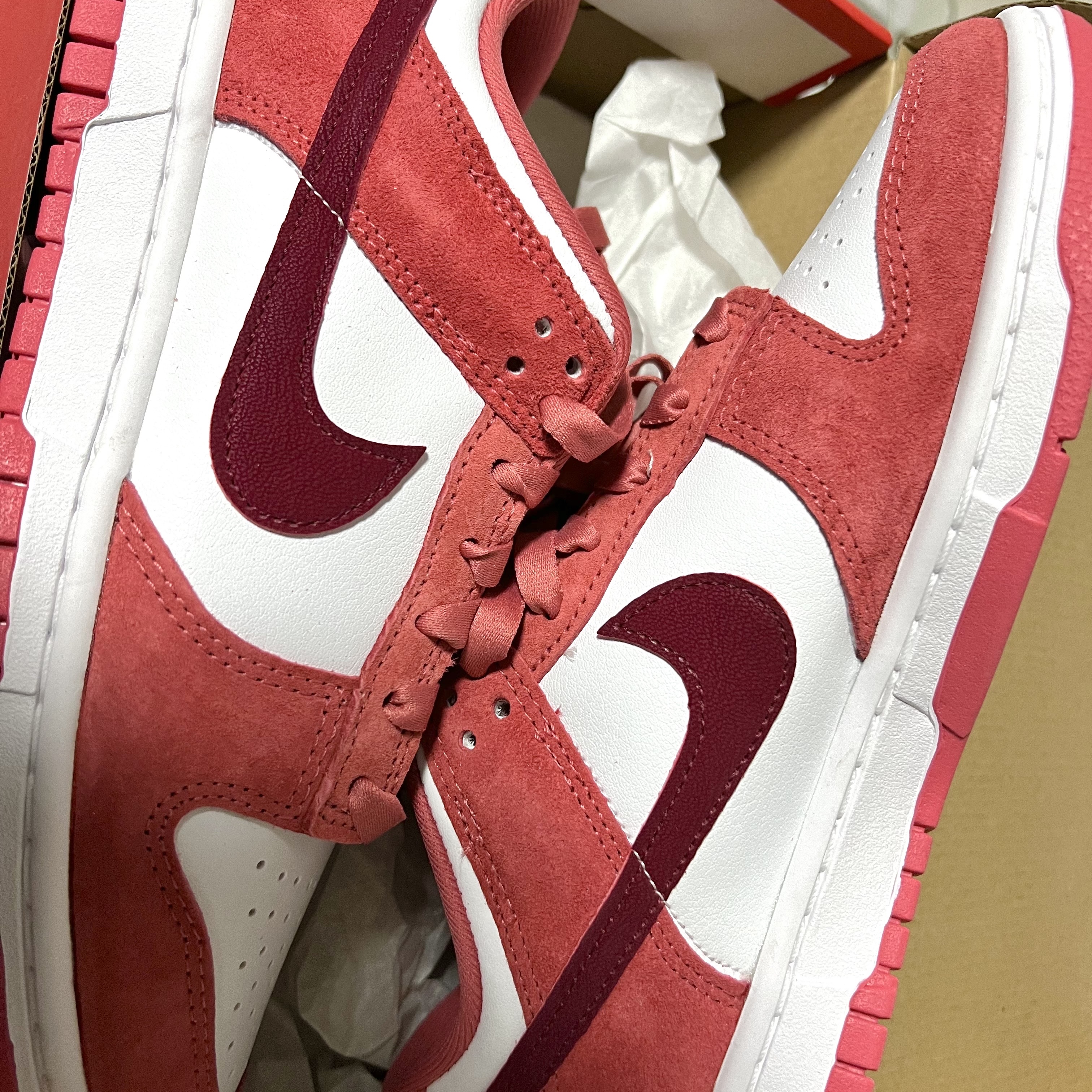 (W) Nike Dunk Low Valentine Day White Adobe 착용 스타일