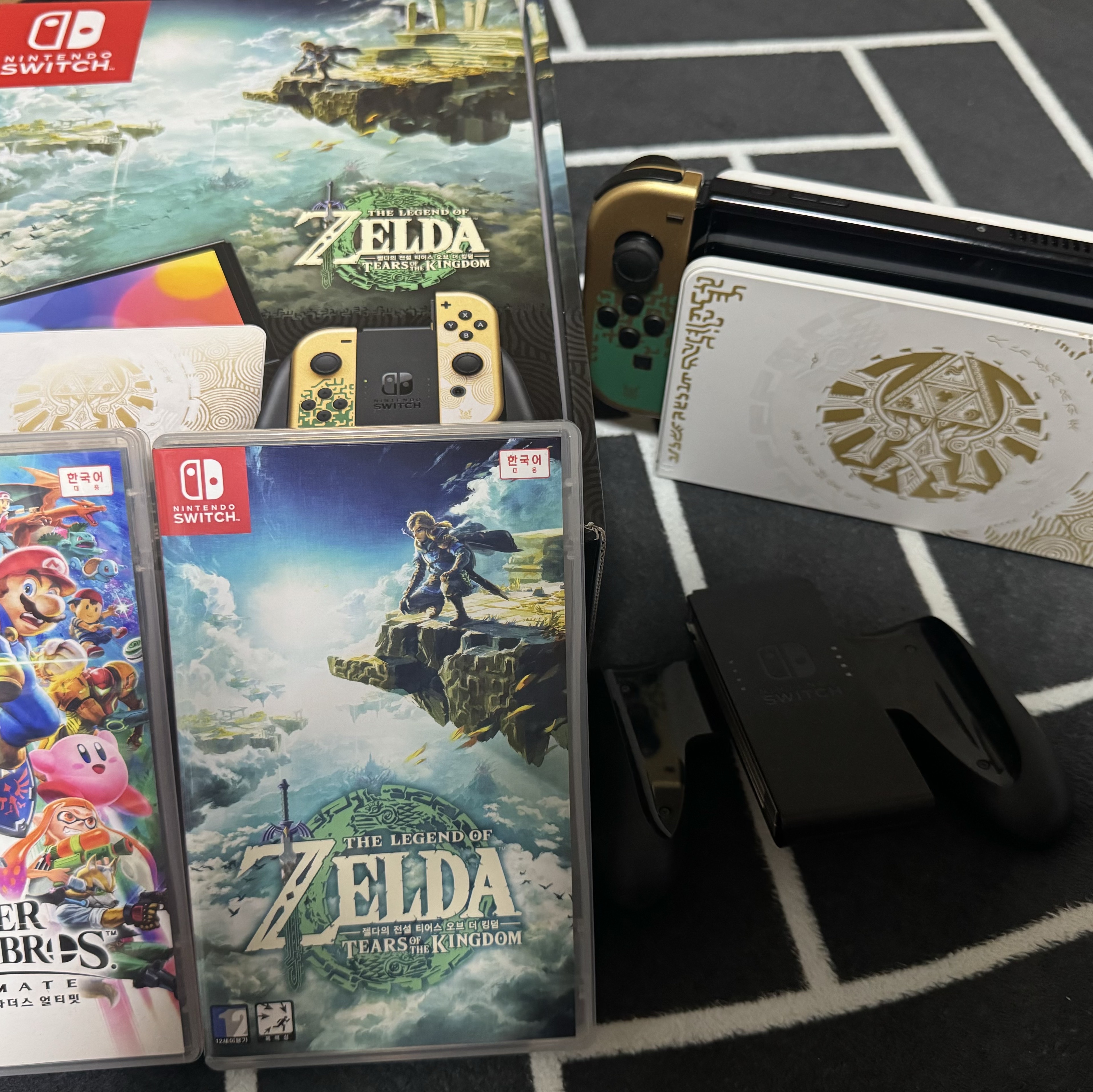 Nintendo Switch OLED Legend of Zelda Tears of The Kingdom Edition (Korean Ver.), Nintendo Switch Super Smash Bros Ultimate (Korean Ver.) 착용 스타일