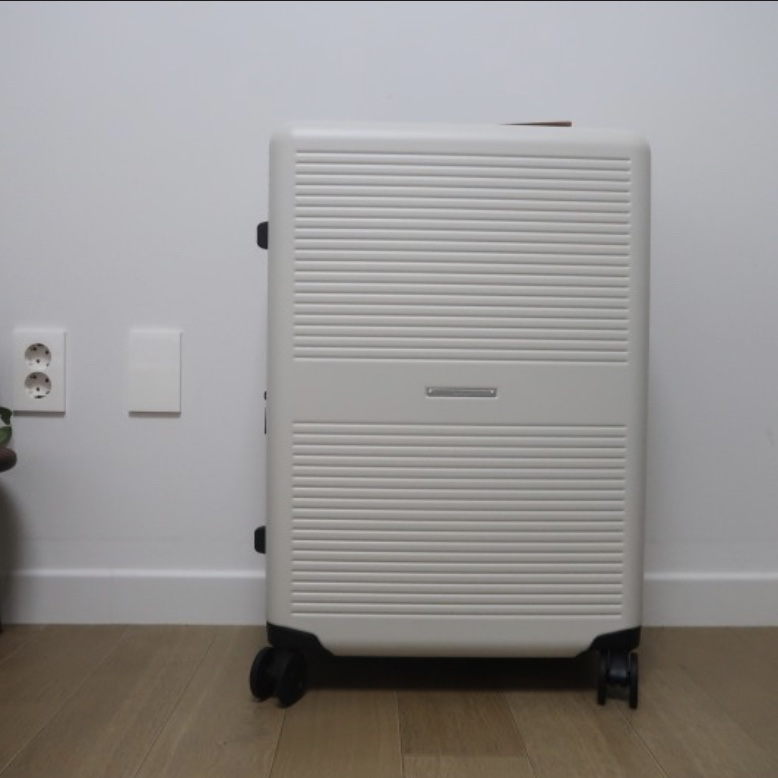 RAWROW R Trunk Frame Ep.2 88L / 29'' 930 Ivory 착용 스타일