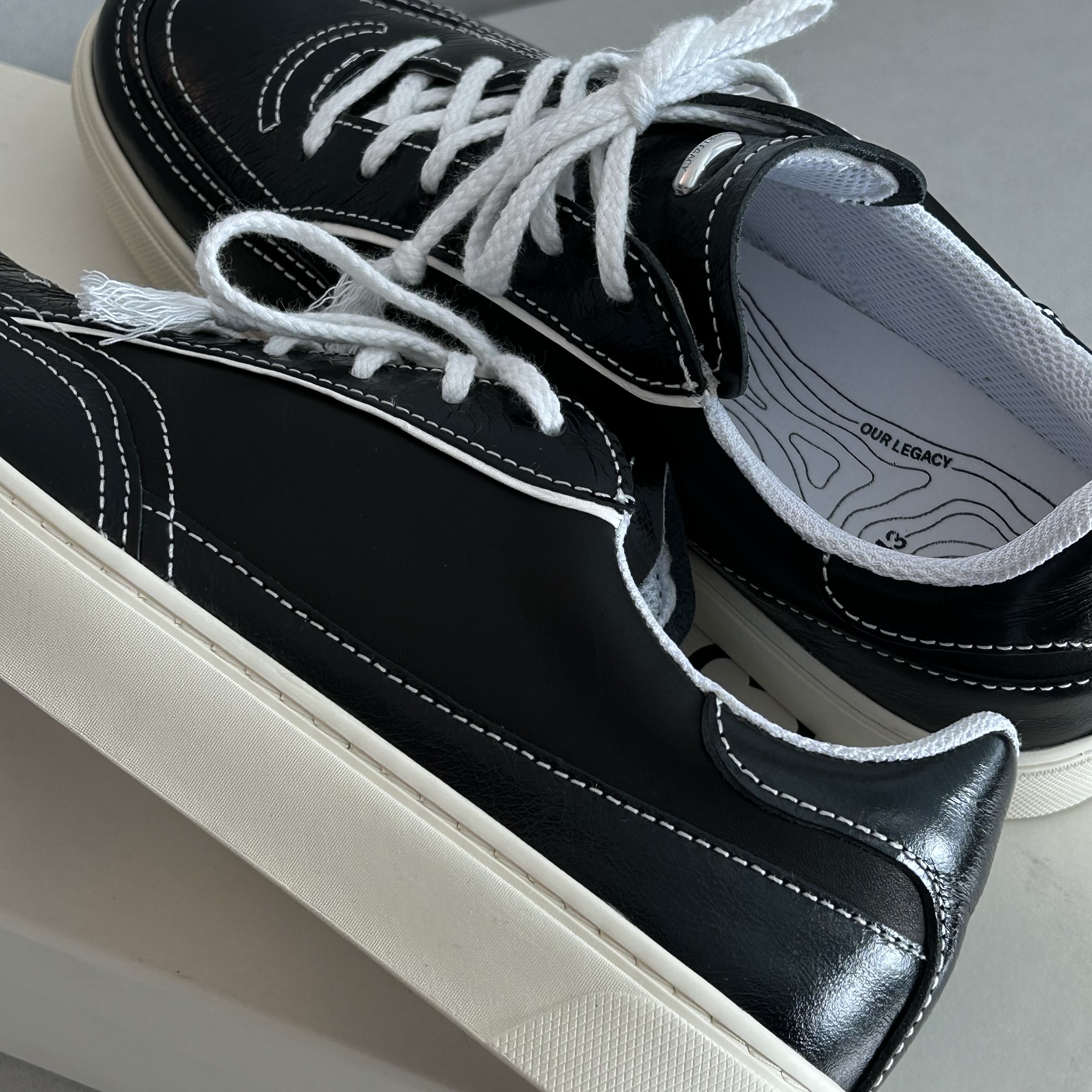 Our Legacy Skimmer Leather Black 착용 스타일 - 3