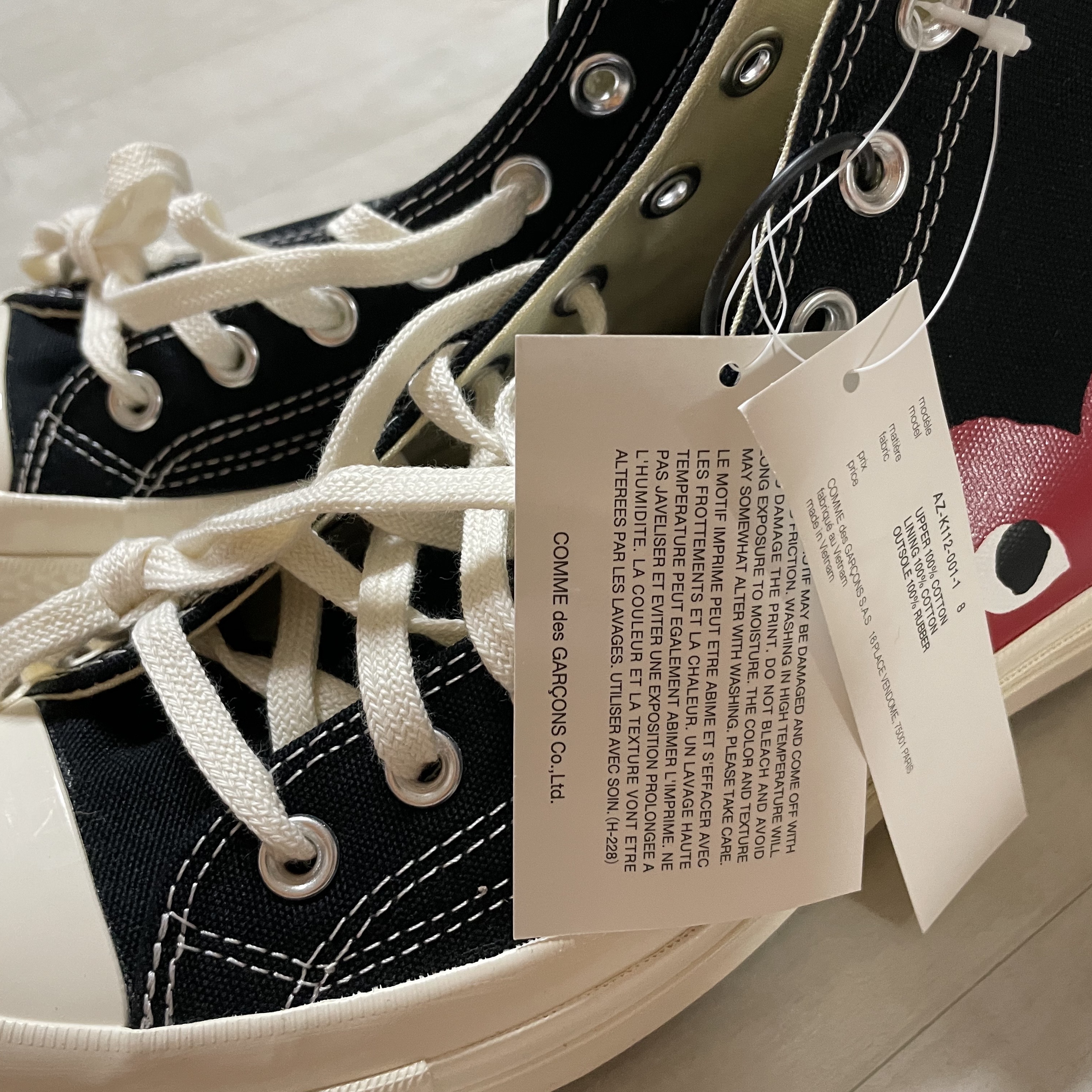 Converse x Play Comme des Garcons Chuck 70 Hi Black 착용 스타일 - 2