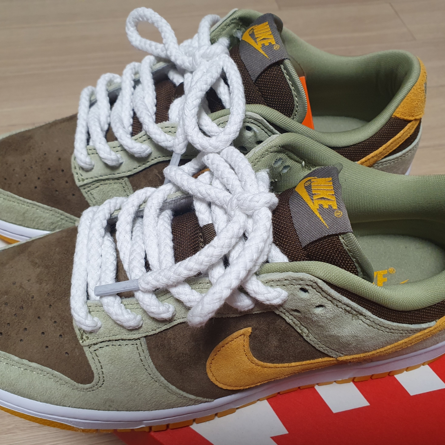 Nike Dunk Low SE Dusty Olive 착용 스타일
