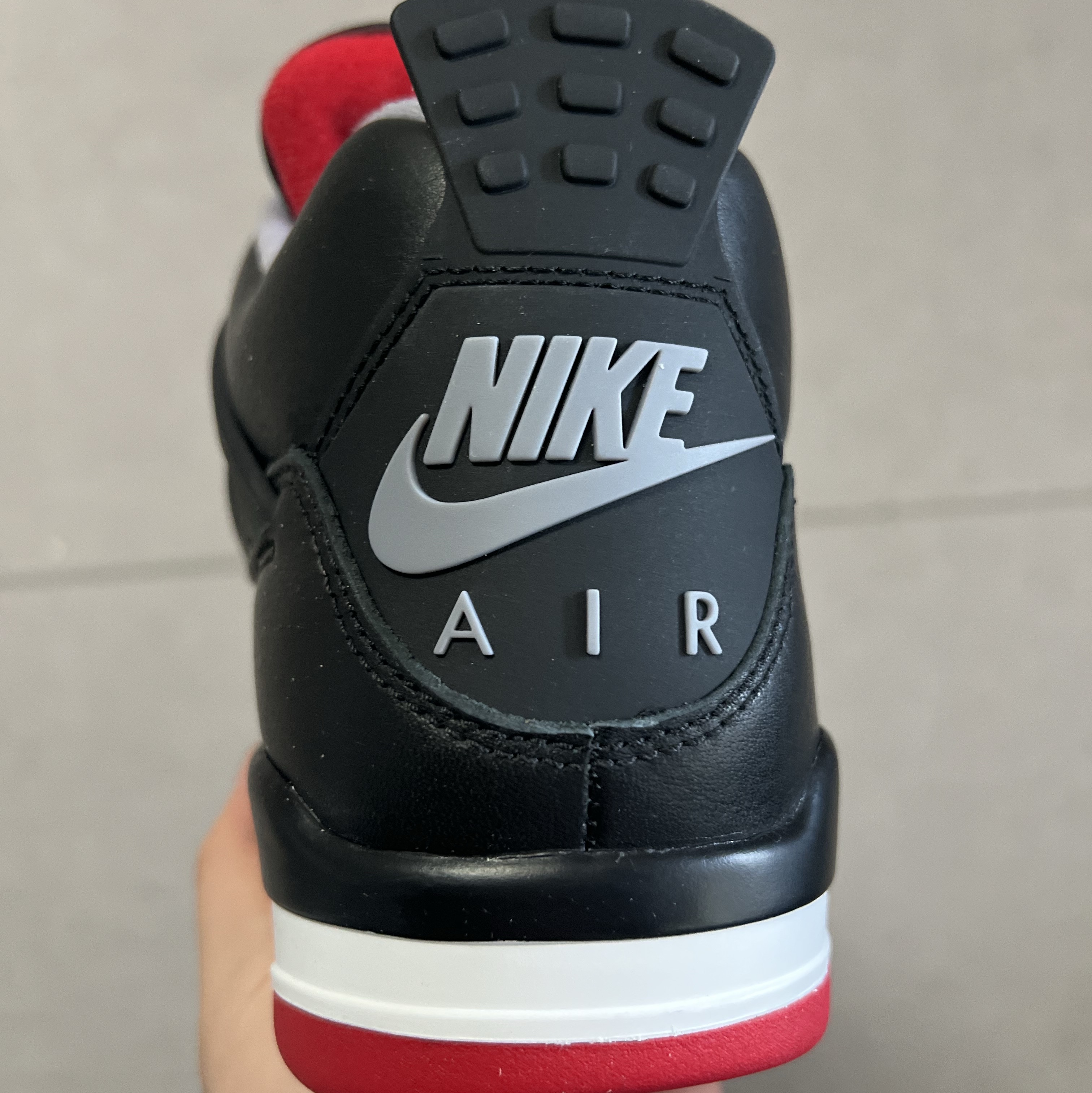 Jordan 4 Retro Bred Reimagined 착용 스타일 - 3