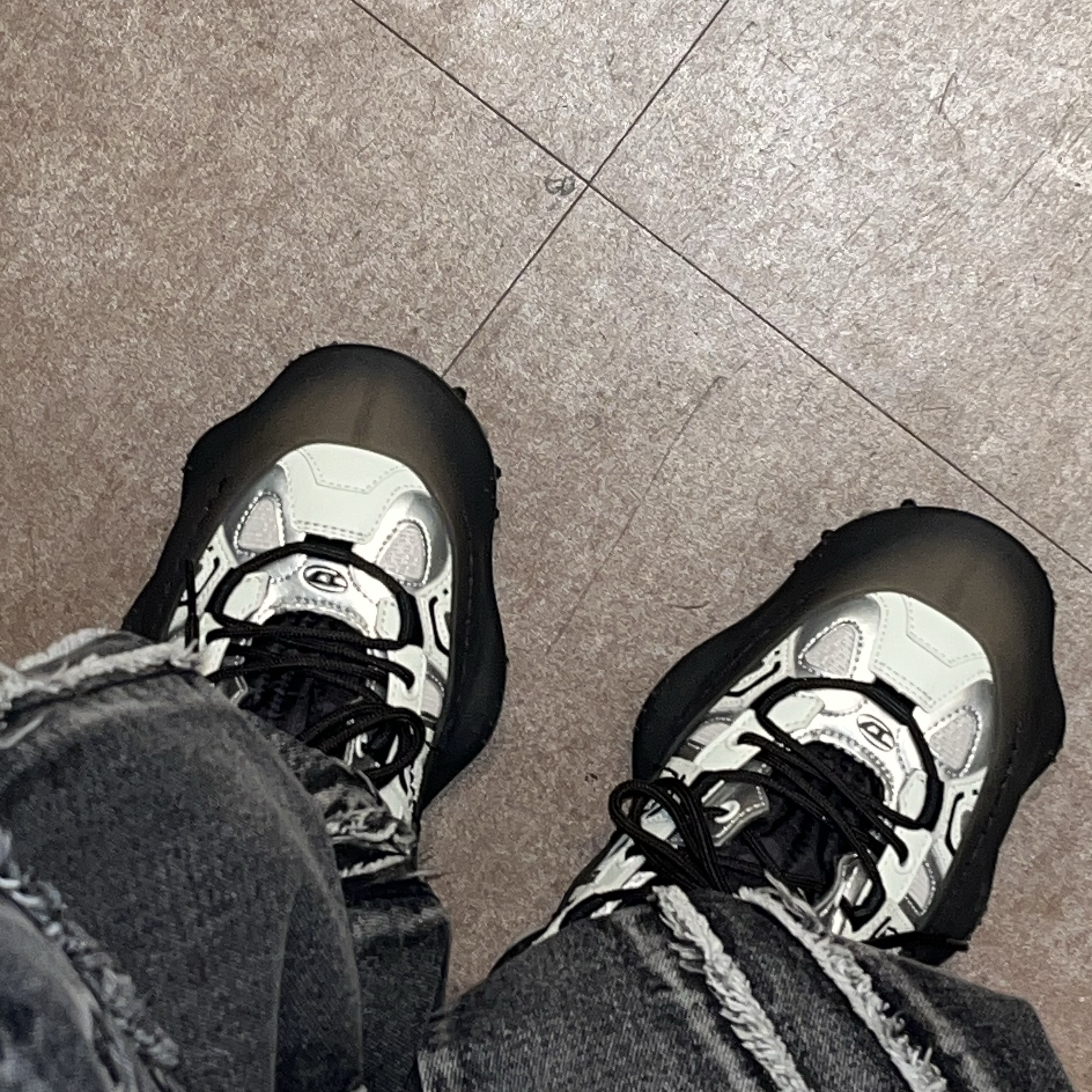 Diesel S-Prototype-P1 Sneakers With Transparent Rubber Overlay Black White 착용 스타일 - 1