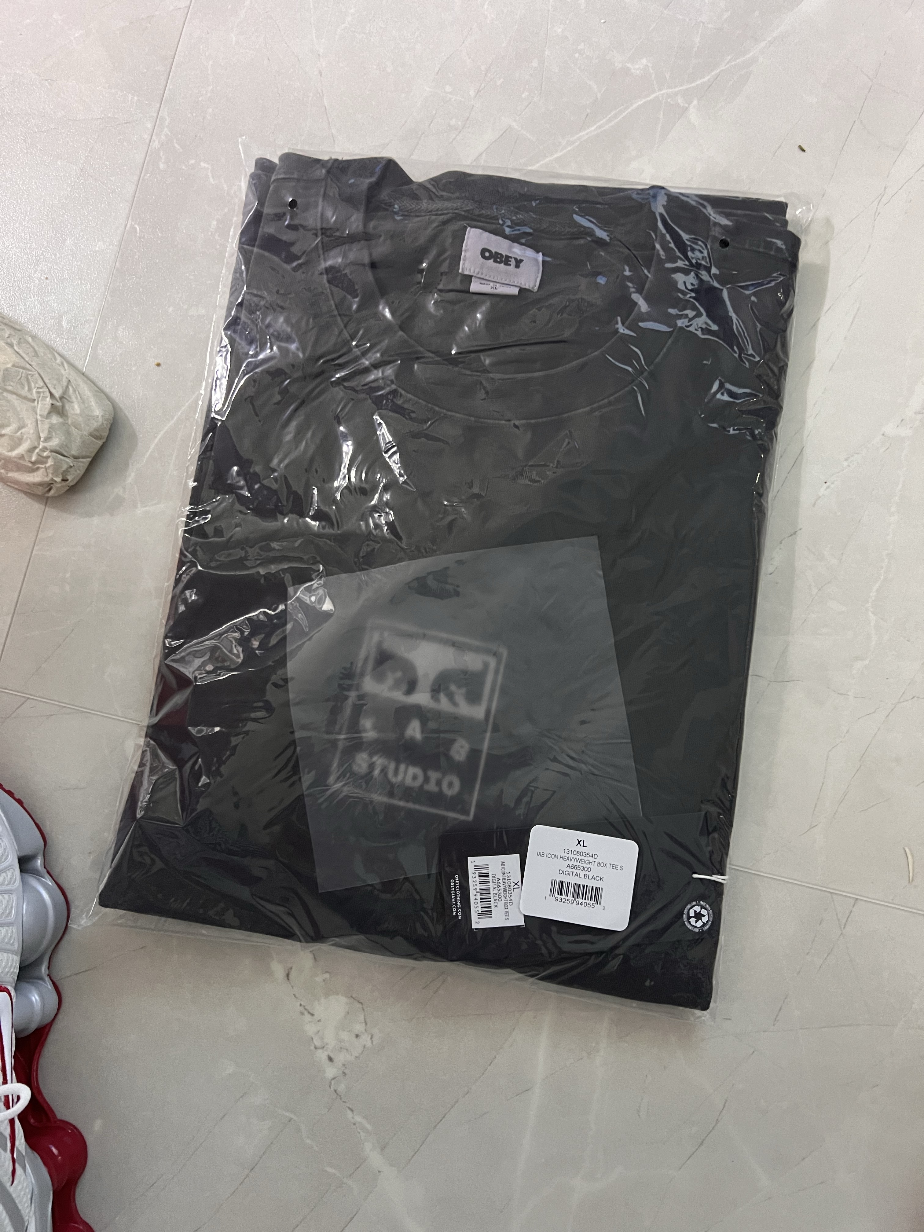 IAB Studio x Obey Icon Heavyweight Box T-Shirt Digital Black 착용 스타일