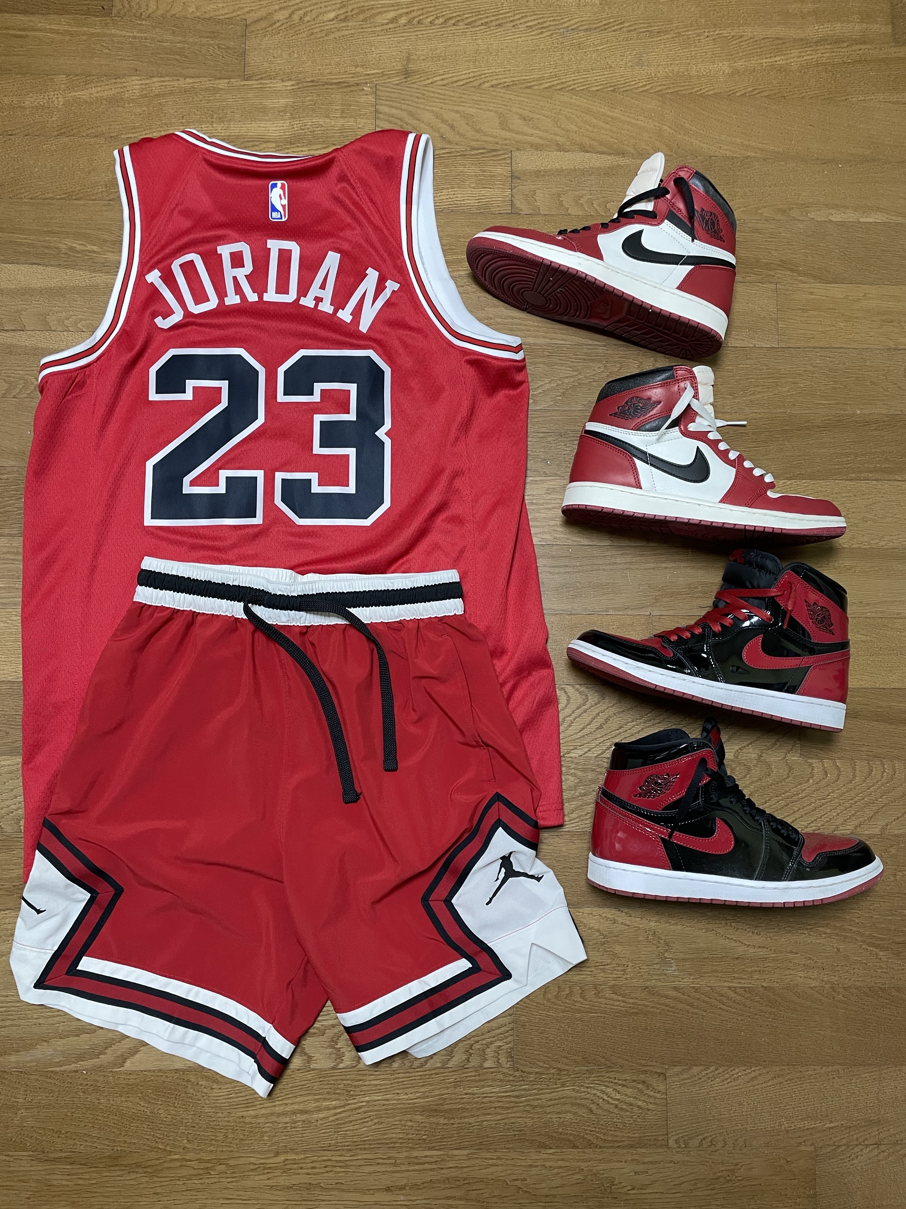 Jordan 1 Retro High OG Chicago 2022, Jordan 1 Retro High OG Patent Bred 착용 스타일