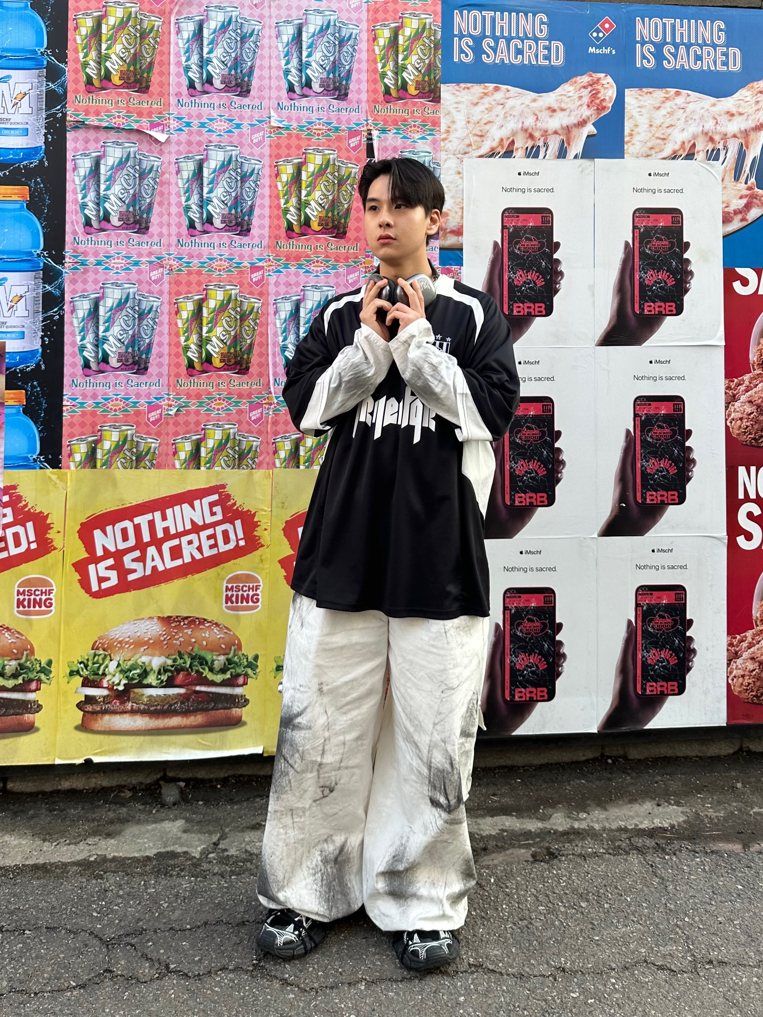 Project G/R Oversized Football Jersey Black, Balenciaga 3XL Sneakers Black White 착용 스타일